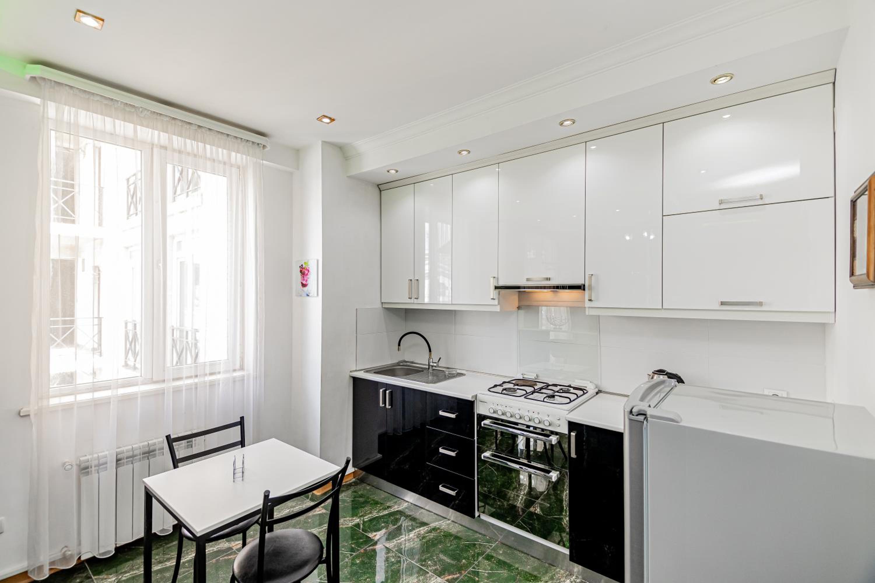 Old Metekhi Apartment