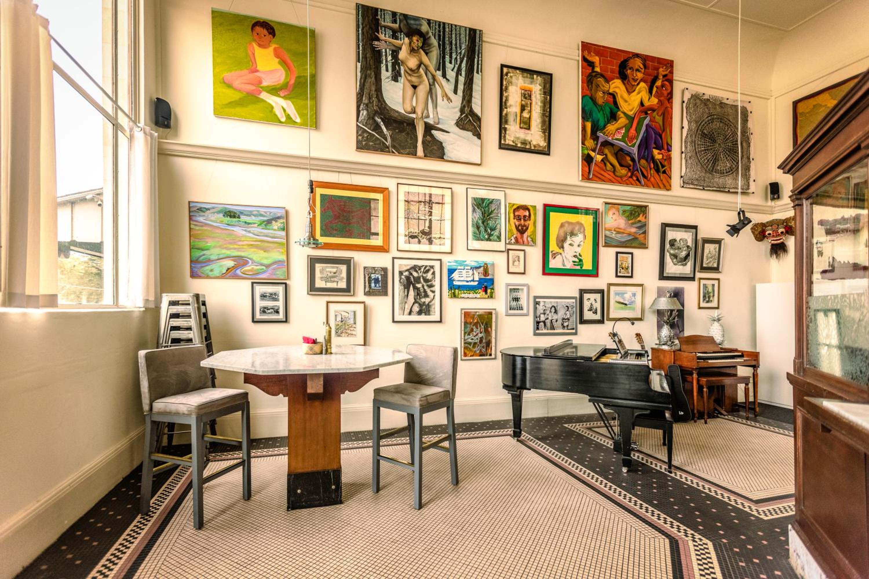 lounge