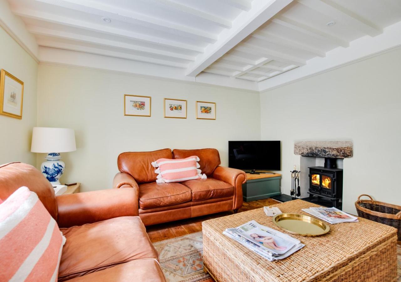 3 Bed in Swanage oc-wy557
