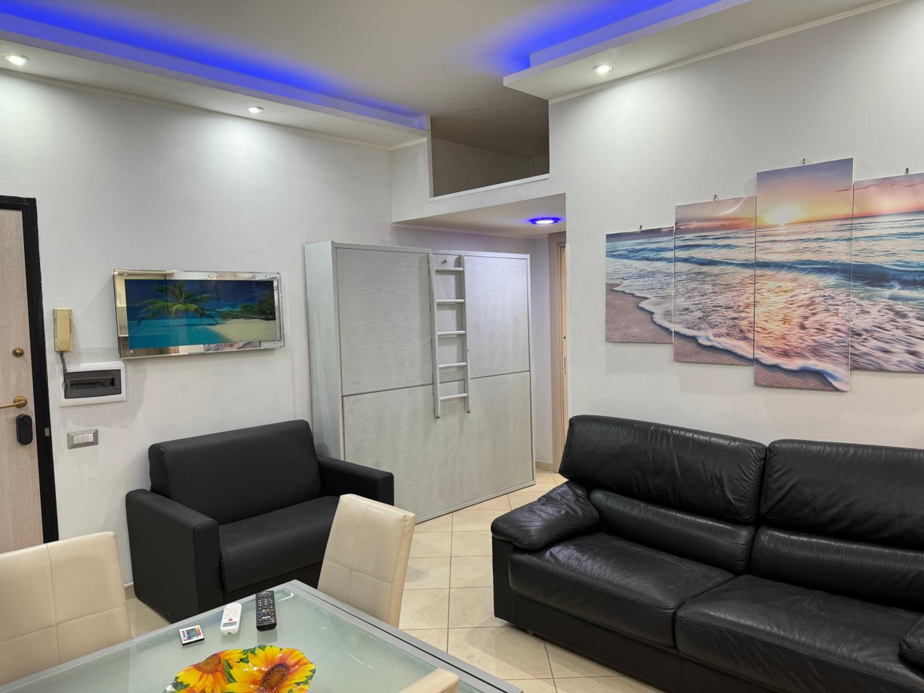 Torvaianica casa vacanze .stupenda villetta in un residence a 50 mt dal mare view 2