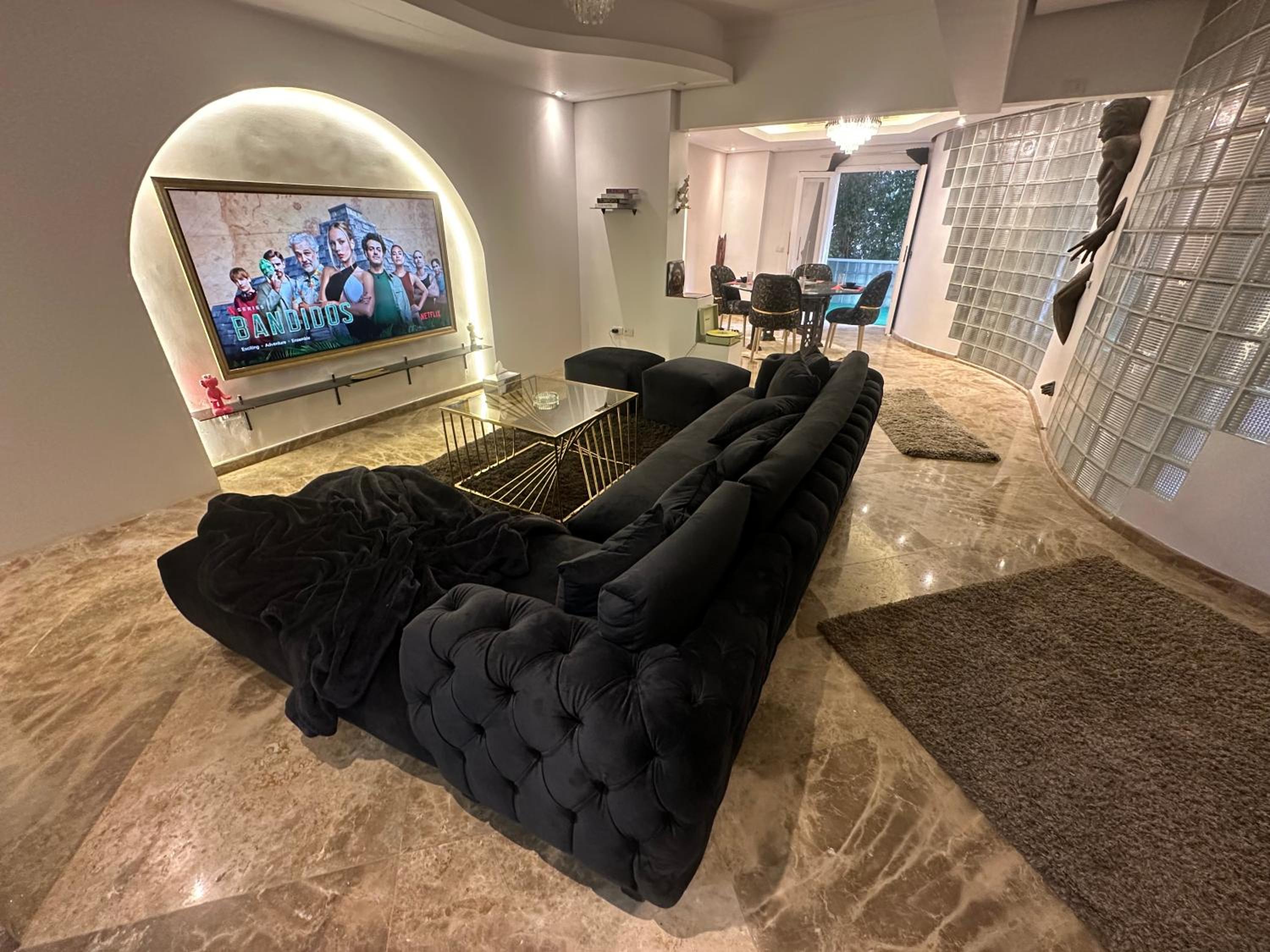 APOLO- Modern 1-Bedroom apartment in Heart of Zamalek visits allowed