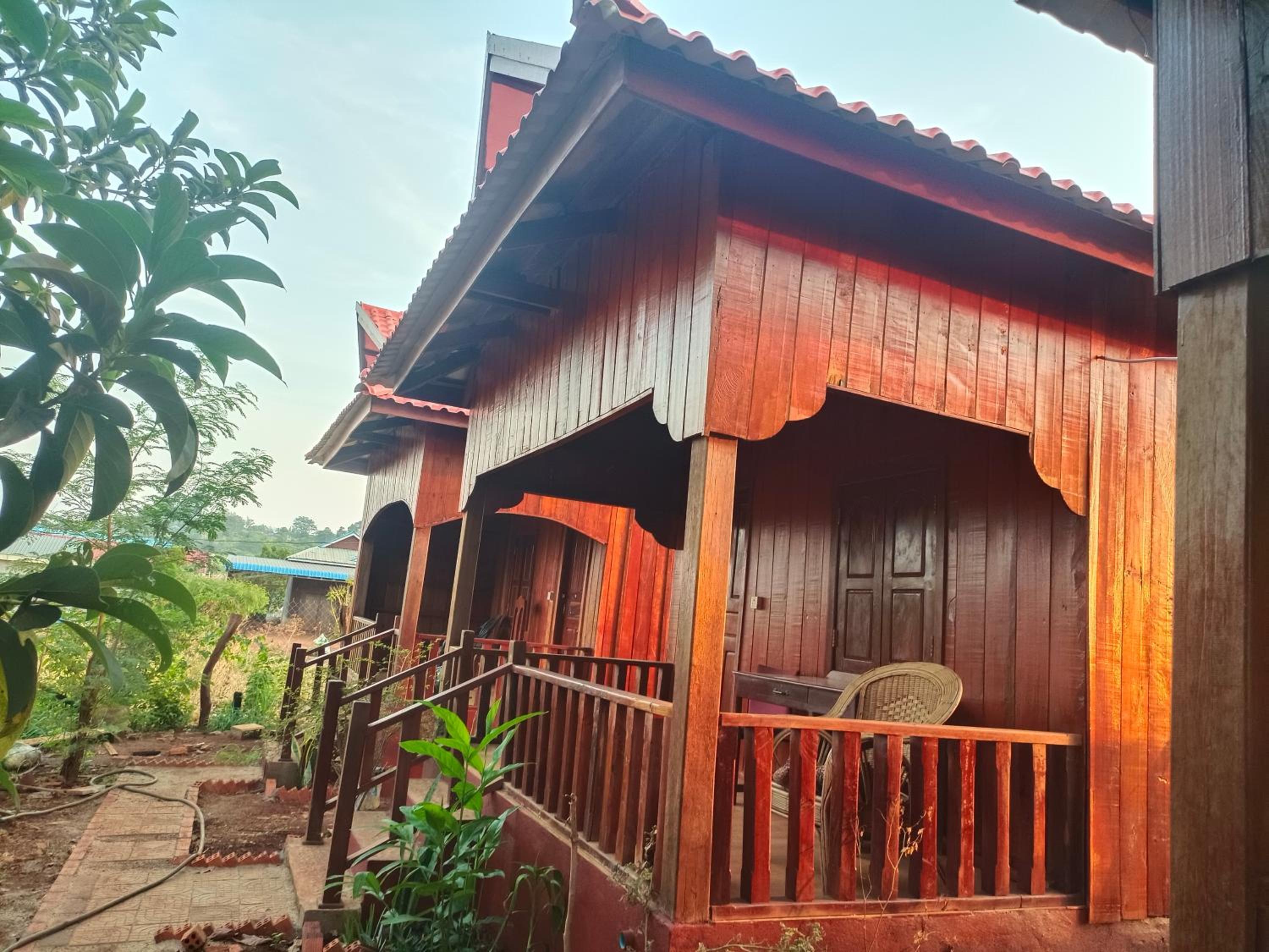 Banlung Hill Top House &Trekking