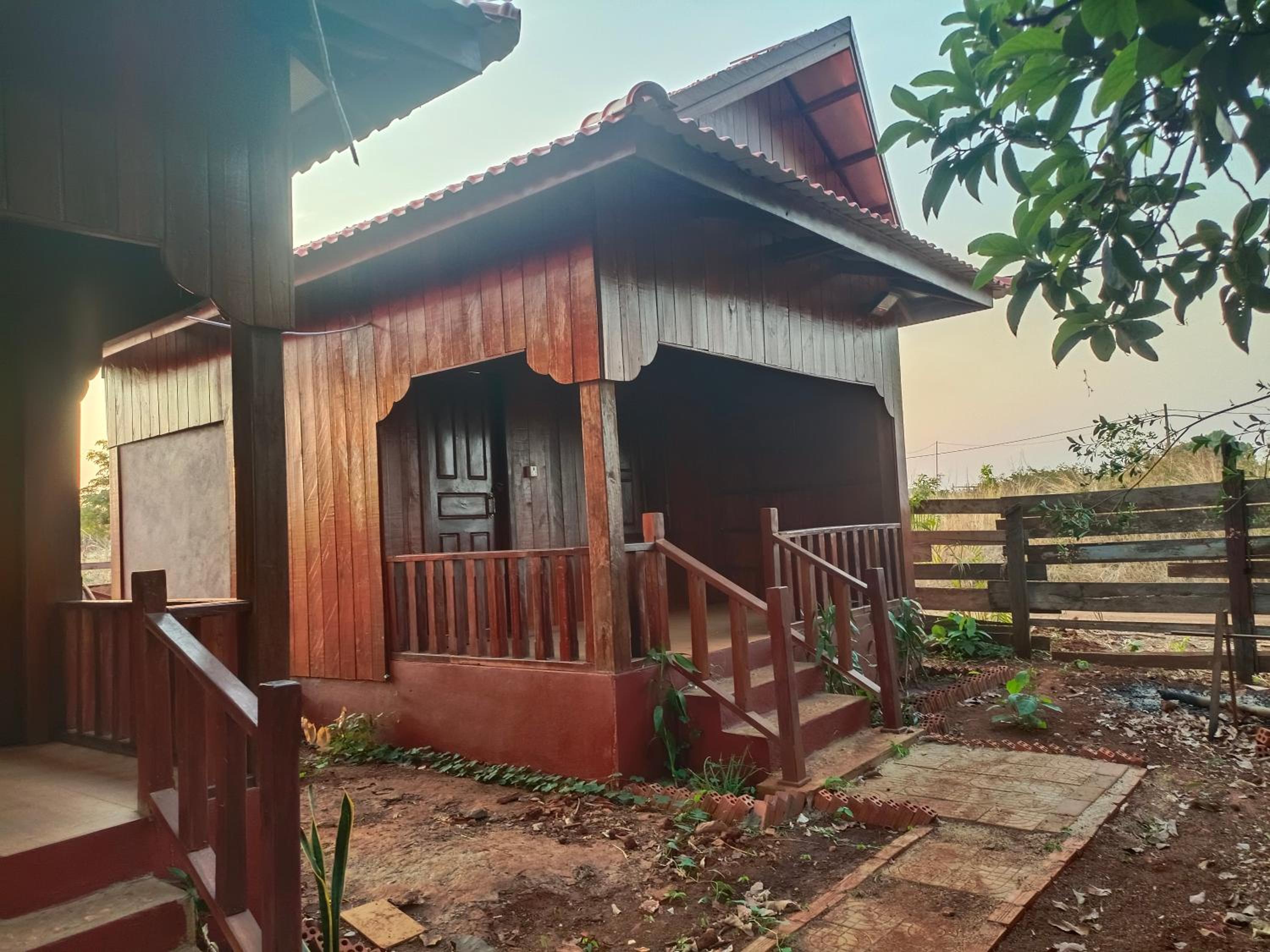 Banlung Hill Top House &Trekking
