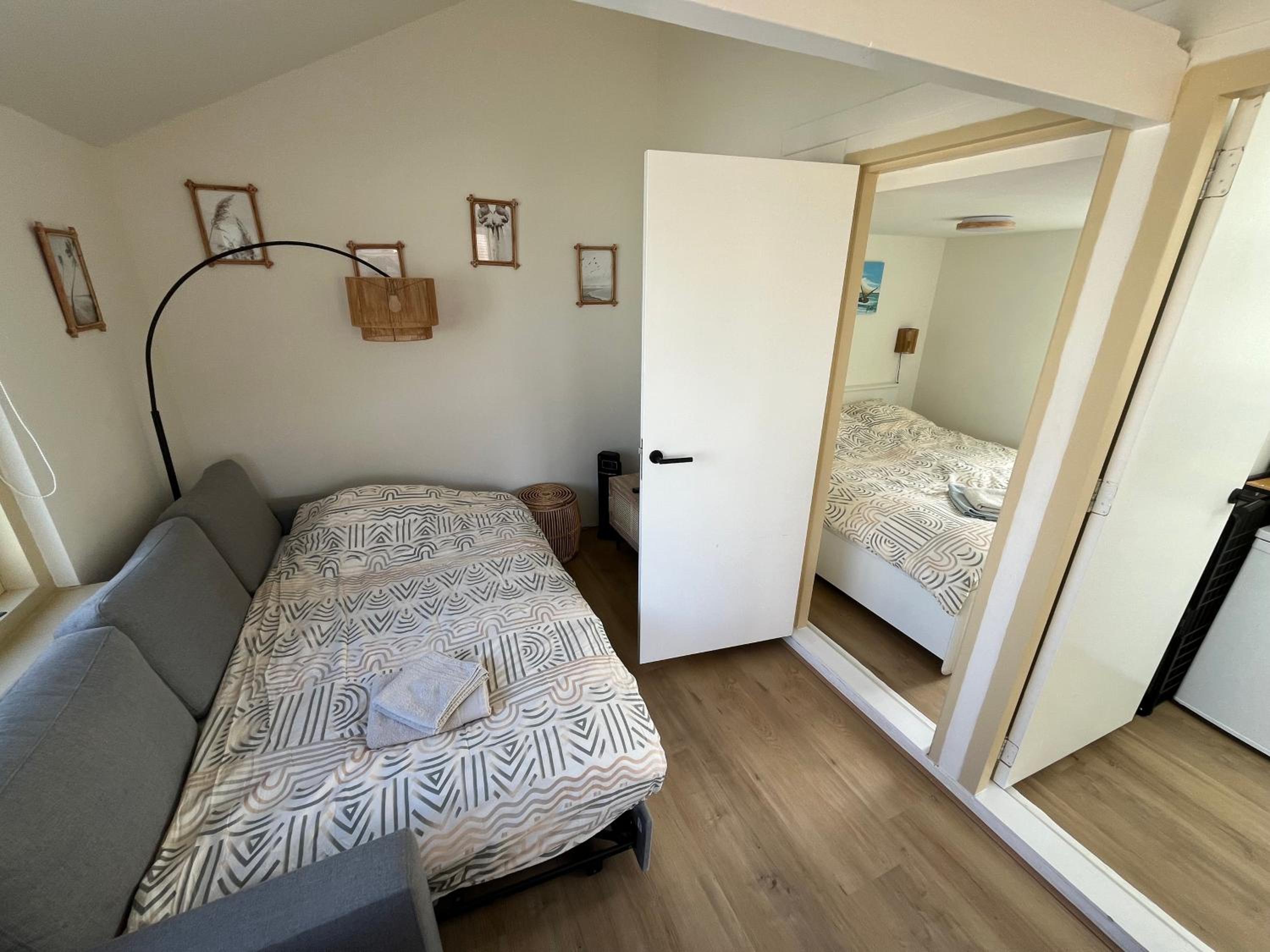 Bed & Beach Noordwijk - free parking and close to beach! view 5