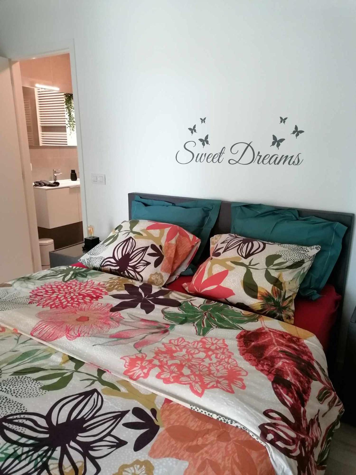 Bartine - modern and spacious flat near the sea, free parking space
