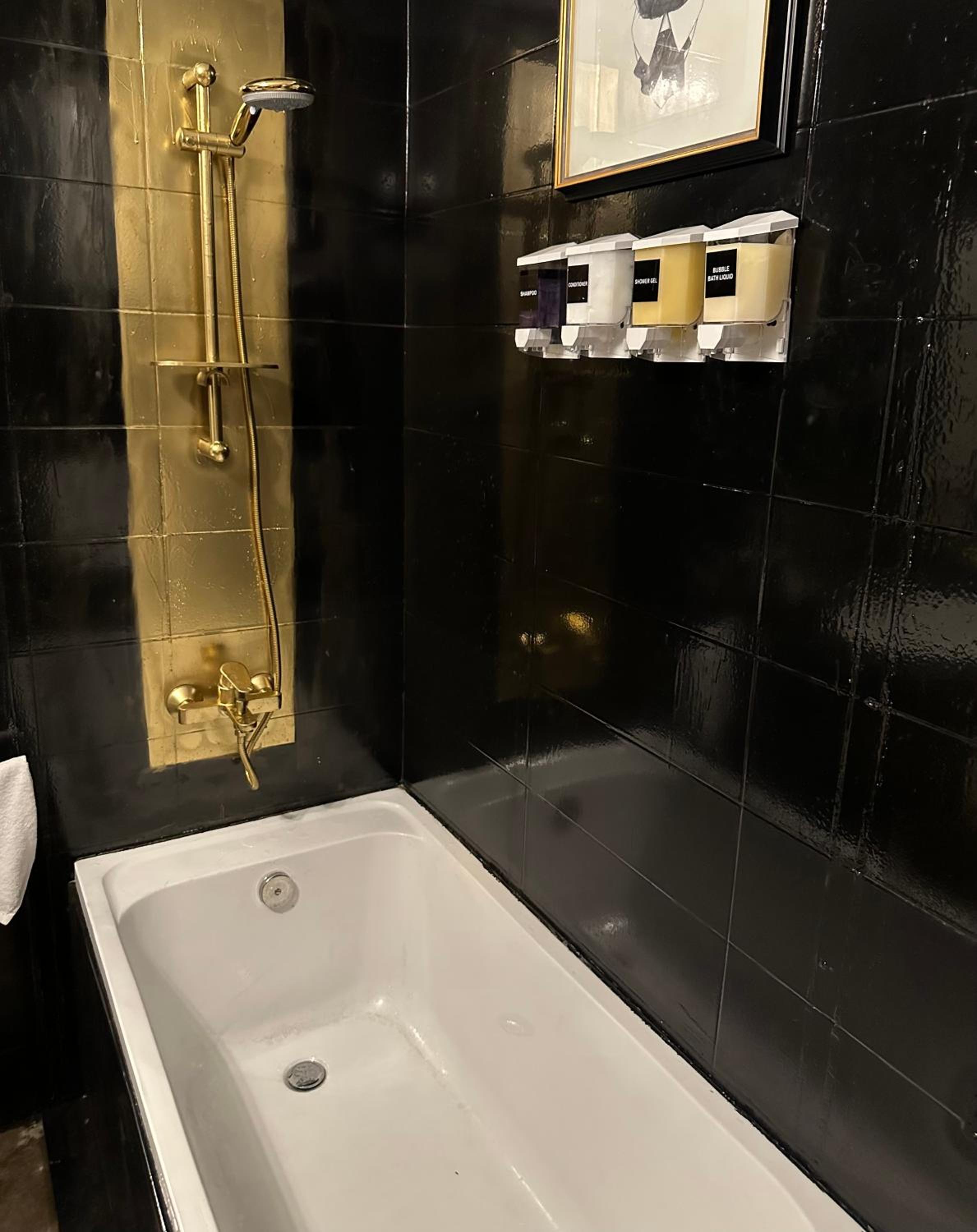 APOLO- Modern 1-Bedroom apartment in Heart of Zamalek visits allowed