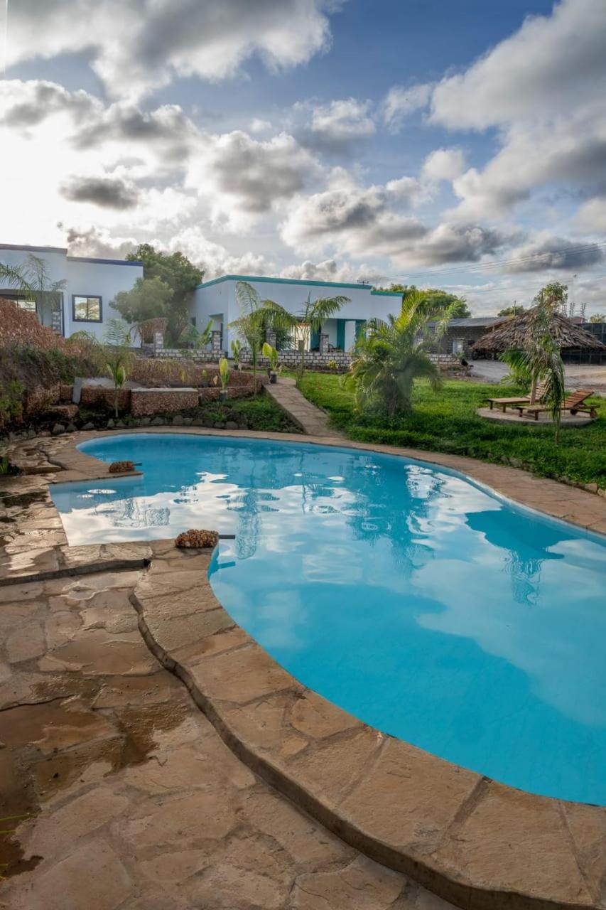 Crocodile lodge