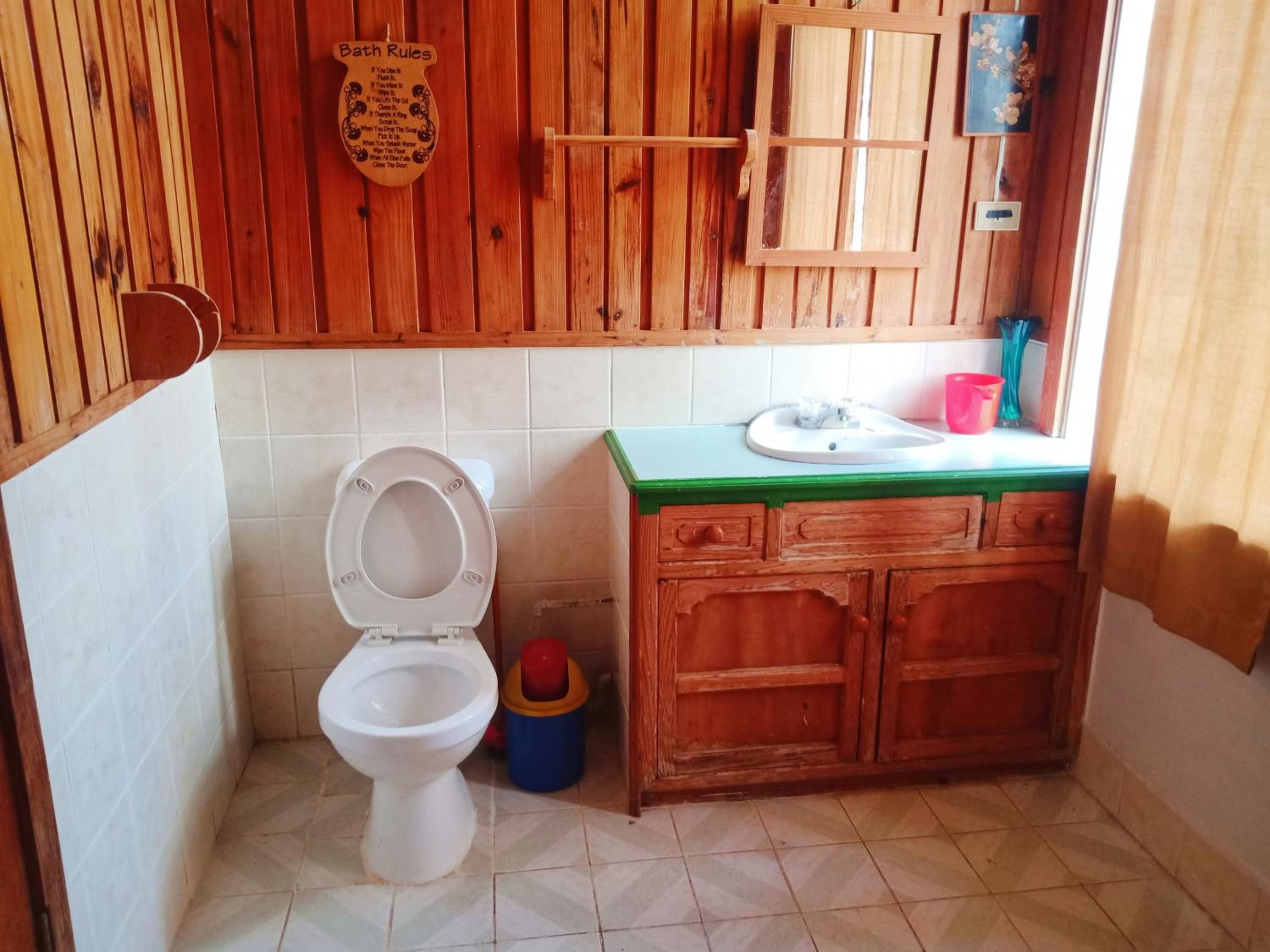 Rustic Rooms at an American-Style Cabin - CARL INN view 2