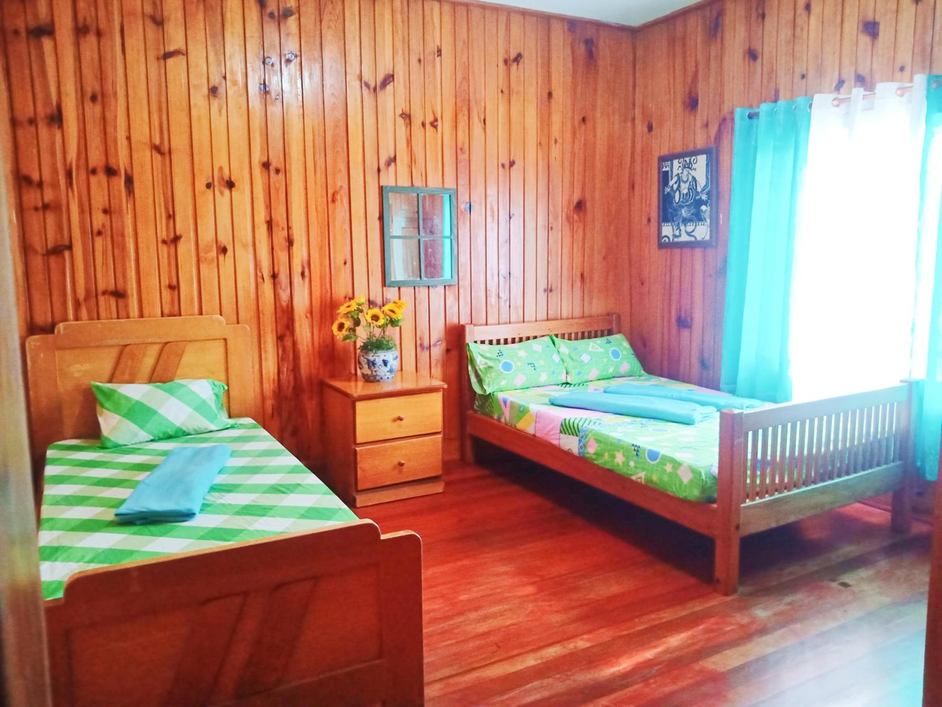 Rustic Rooms at an American-Style Cabin - CARL INN view 4