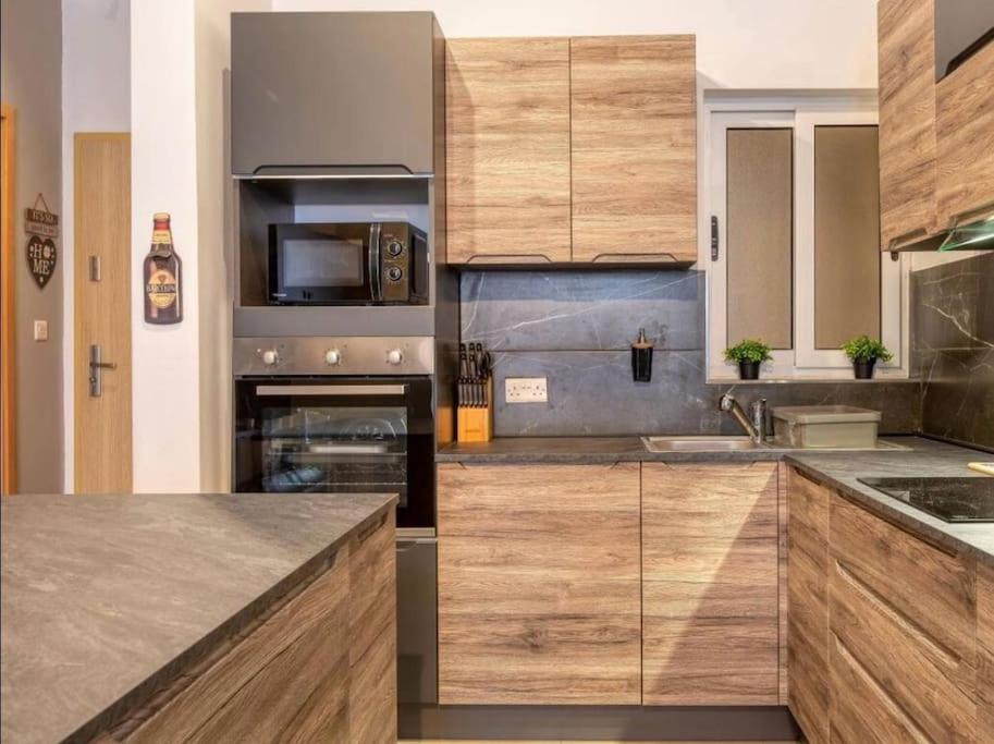 Spacious 2 BR Qawra, 2 min away from the beach. photo 4