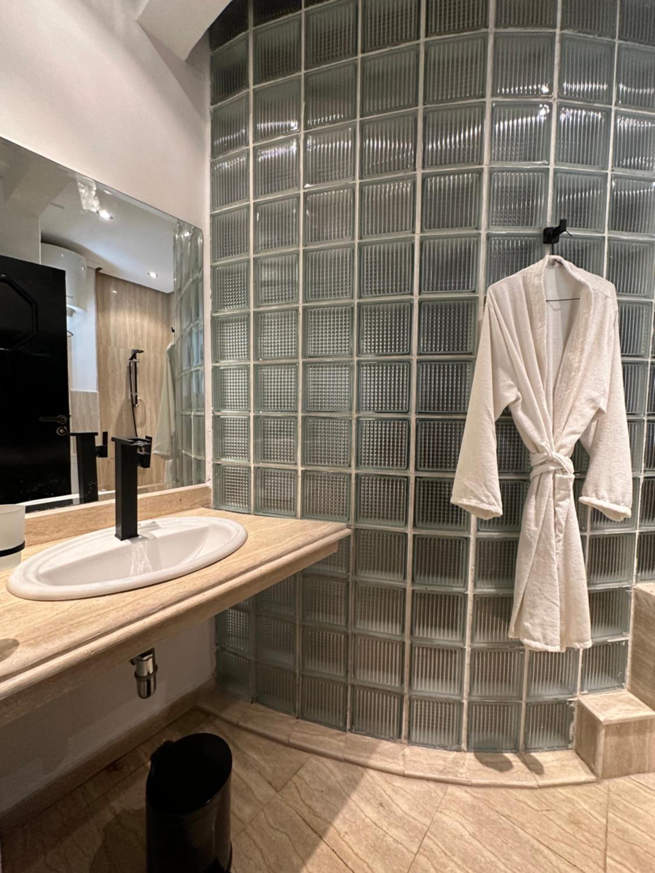 APOLO- Modern 1-Bedroom apartment in Heart of Zamalek visits allowed
