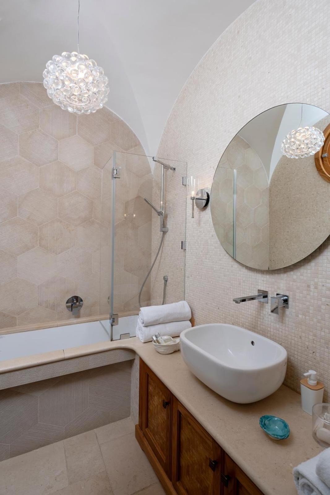 Roberhouse Tragara 37 photo 5