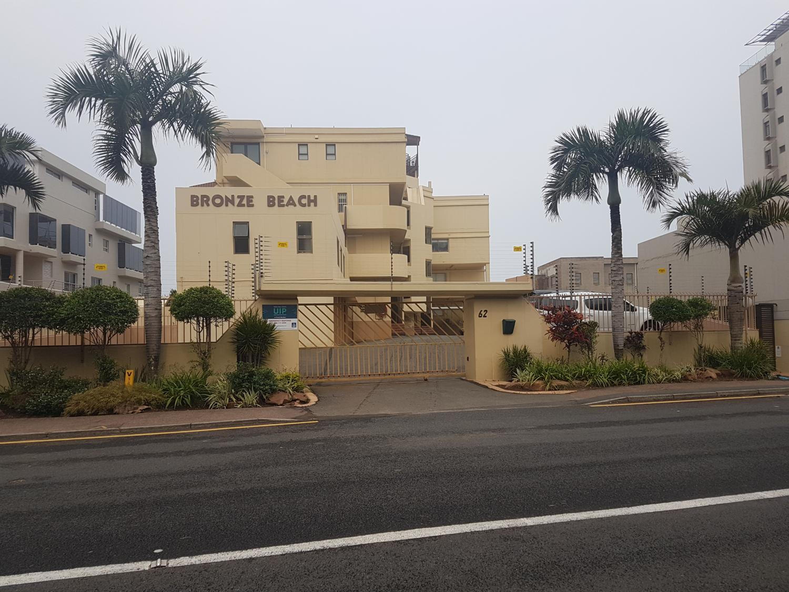 15 BRONZE BEACH UMHLANGA ROCKS DURBAN
