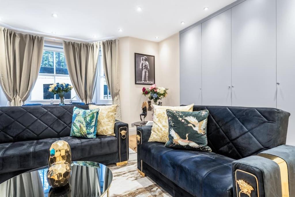 2 Bed / 2 Bath Versace Apartment in Knightsbridge