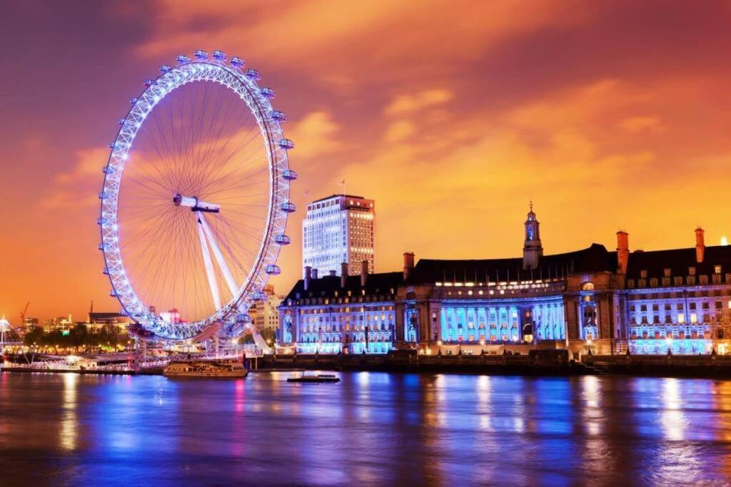 2 Bed / 2 Bath Versace Apartment in Knightsbridge