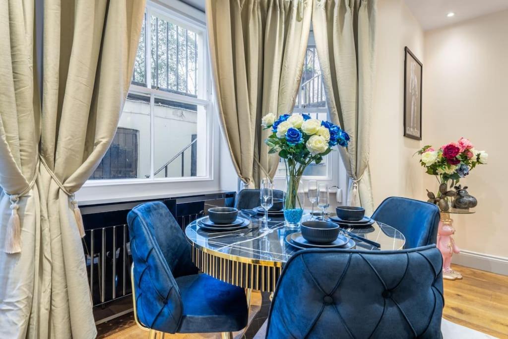 2 Bed / 2 Bath Versace Apartment in Knightsbridge