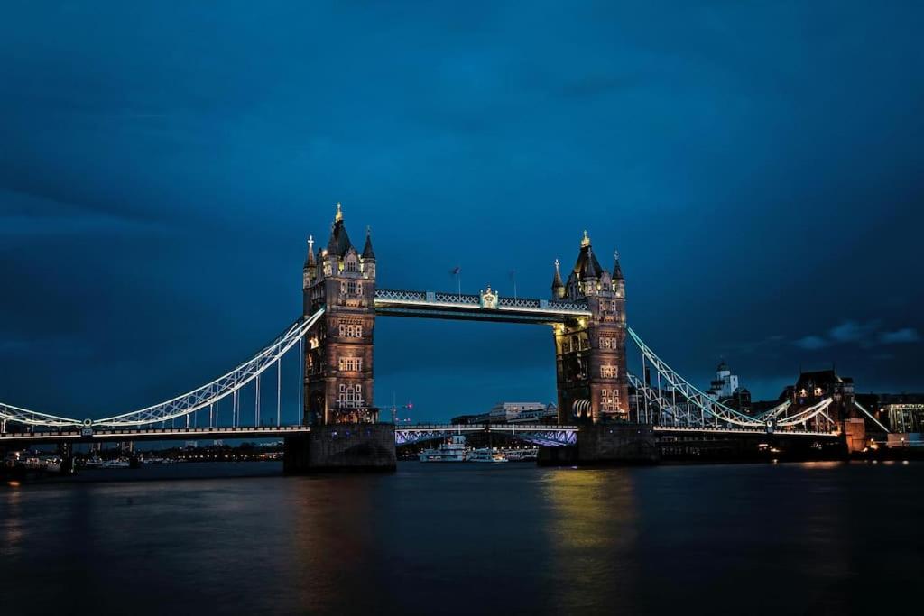 2 Bed / 2 Bath Versace Apartment in Knightsbridge