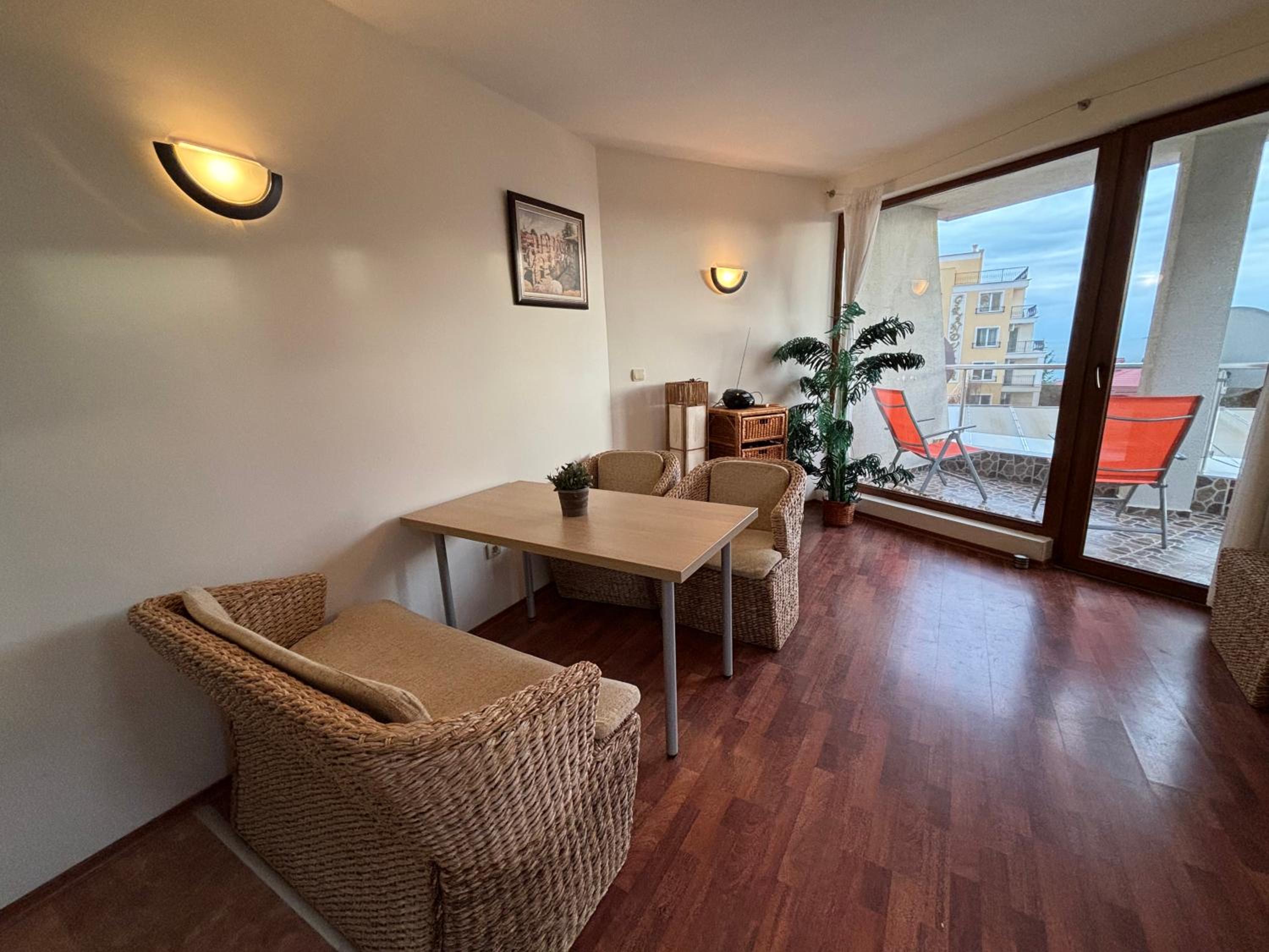 Cozy apartment with 2 bedrooms and sea view