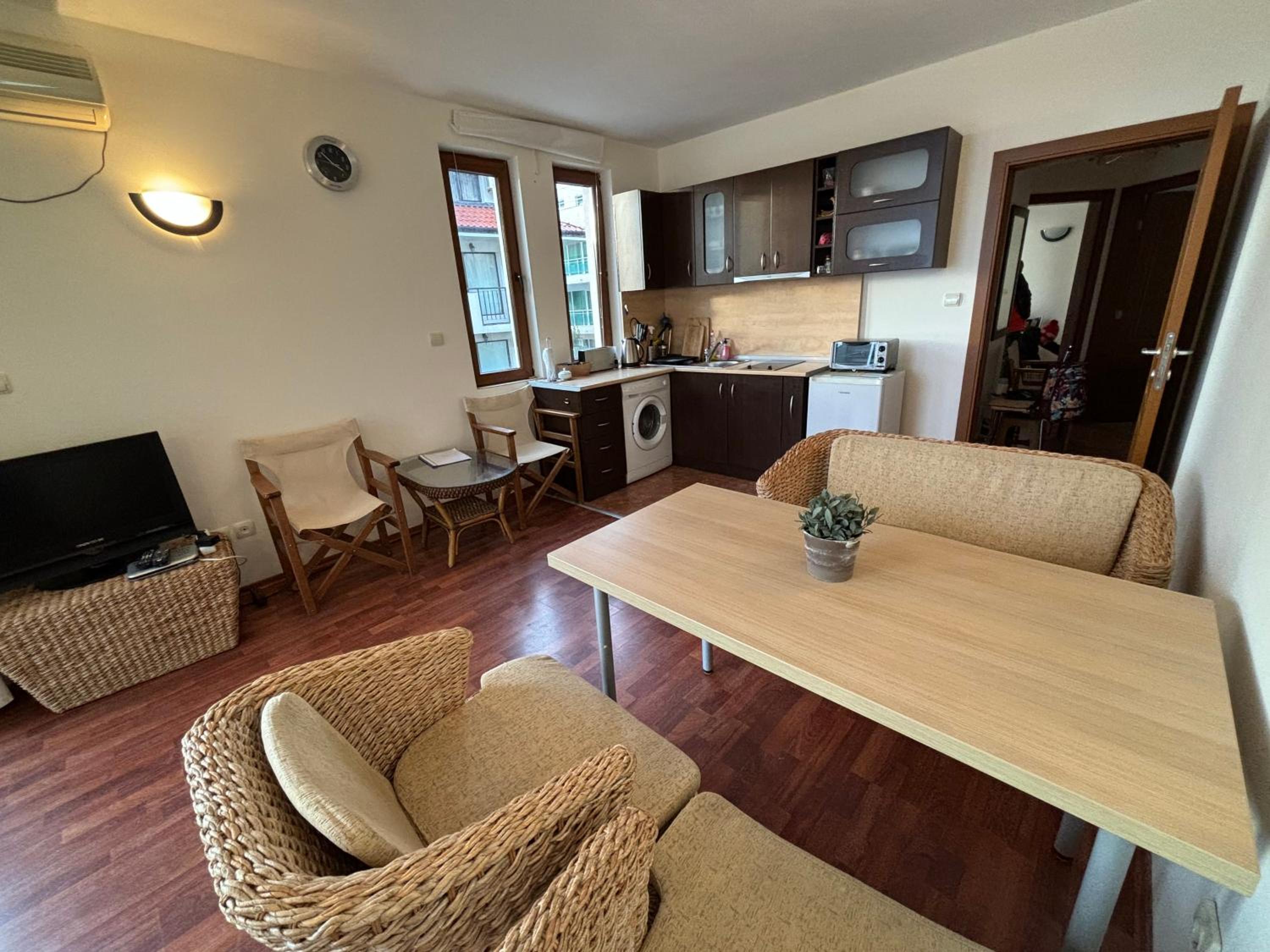 Cozy apartment with 2 bedrooms and sea view