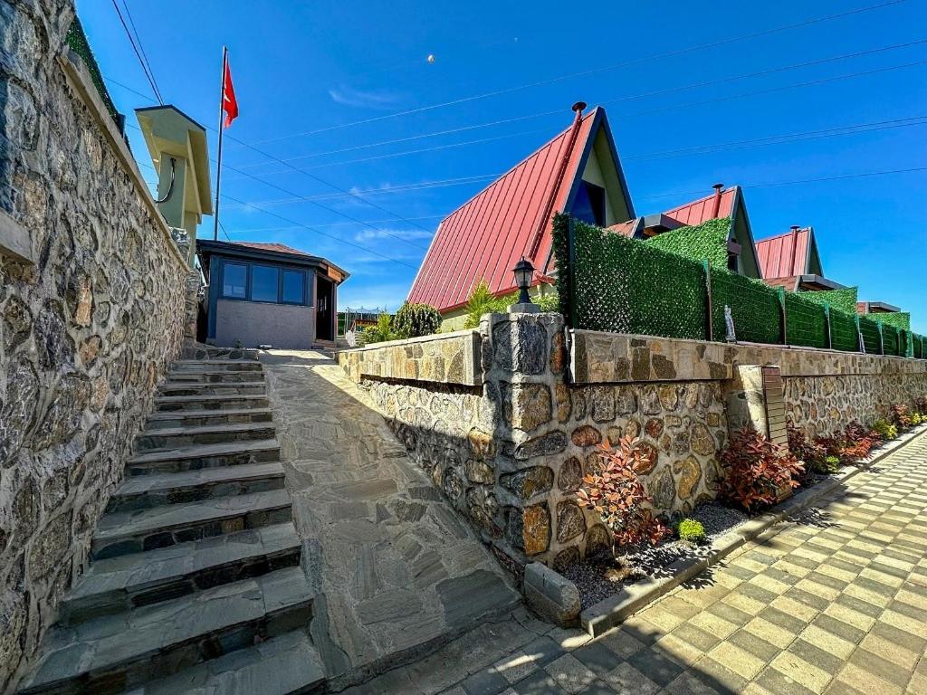 Patya BUNGALOV
