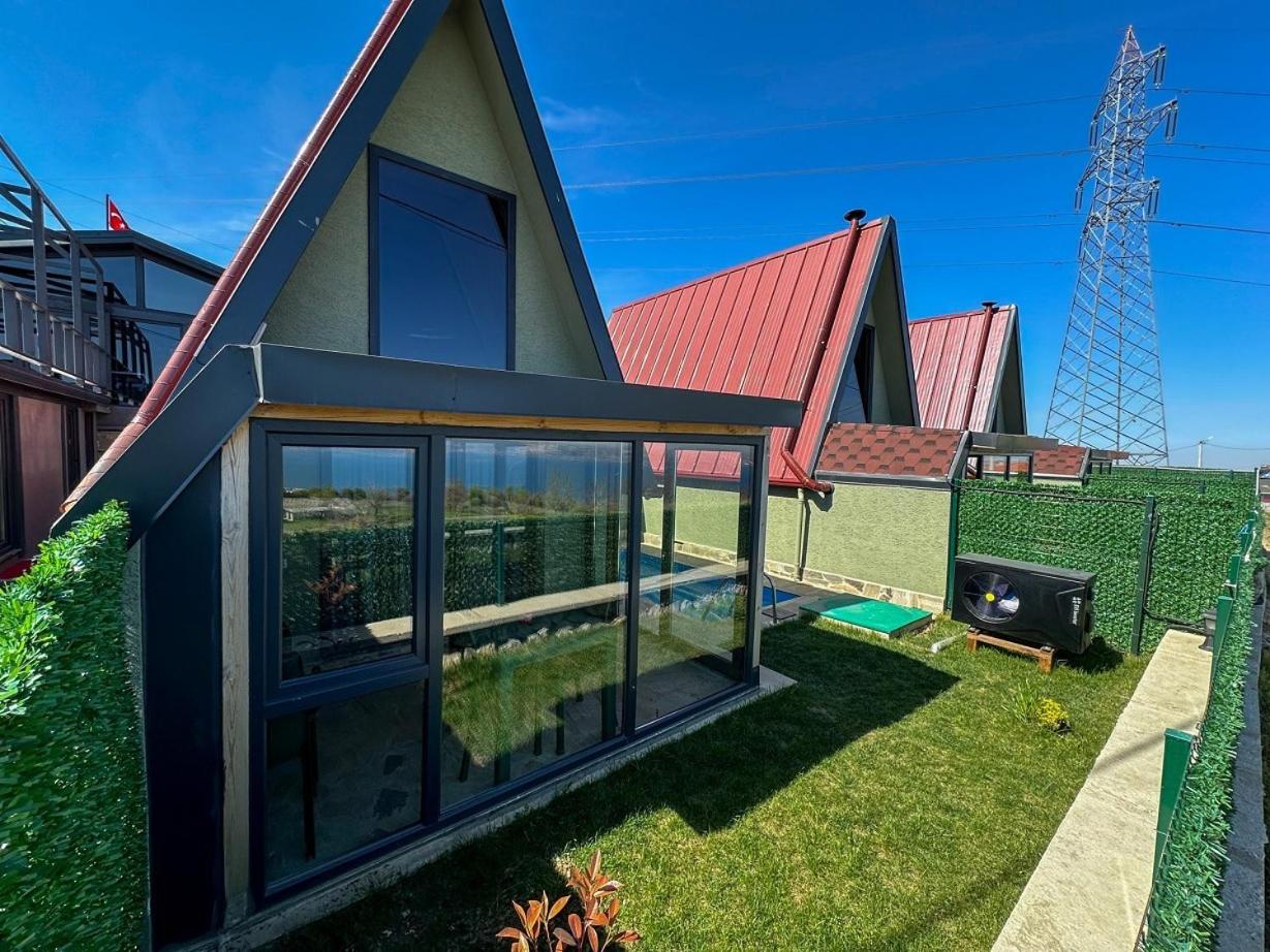 Patya BUNGALOV