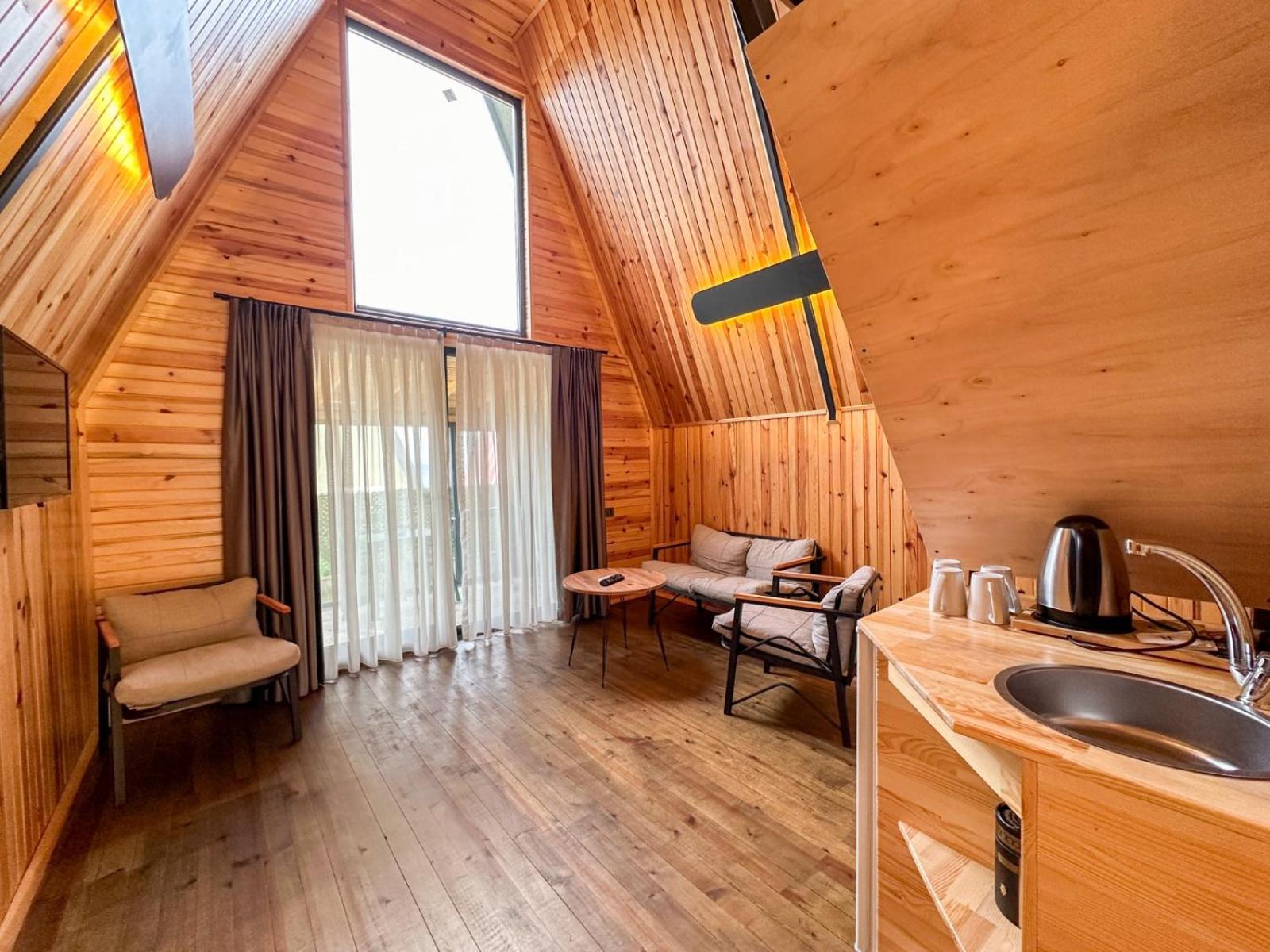 Patya BUNGALOV