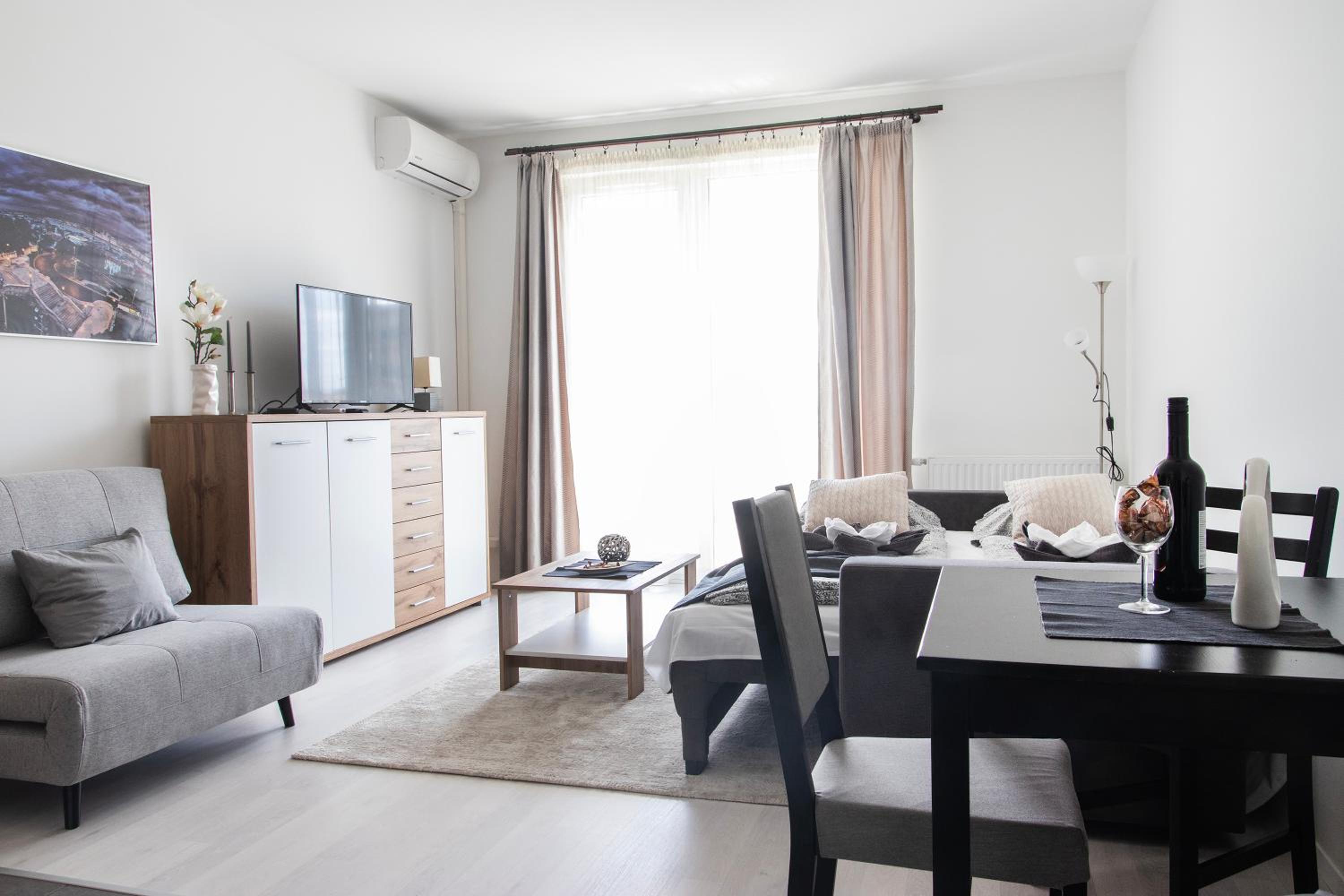 Corvin Gem Apartment with PARKING