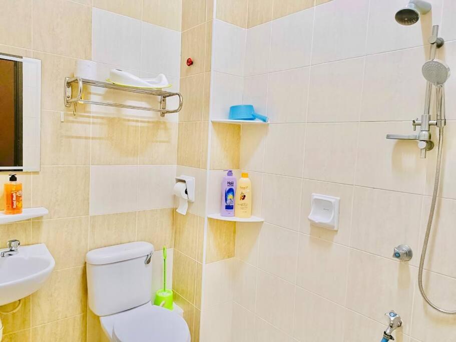 JB-Bukit Indah 8-15pax Spacious Home! 5min to Aeon