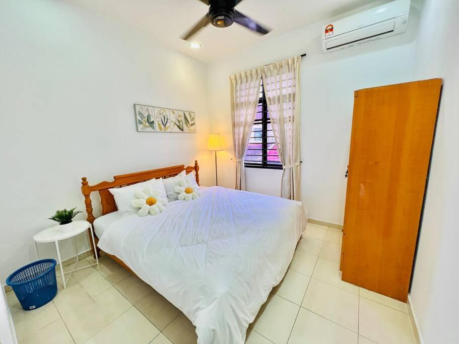 JB-Bukit Indah 8-15pax Spacious Home! 5min to Aeon