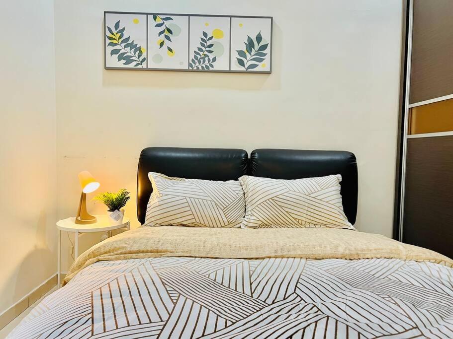 JB-Bukit Indah 8-15pax Spacious Home! 5min to Aeon