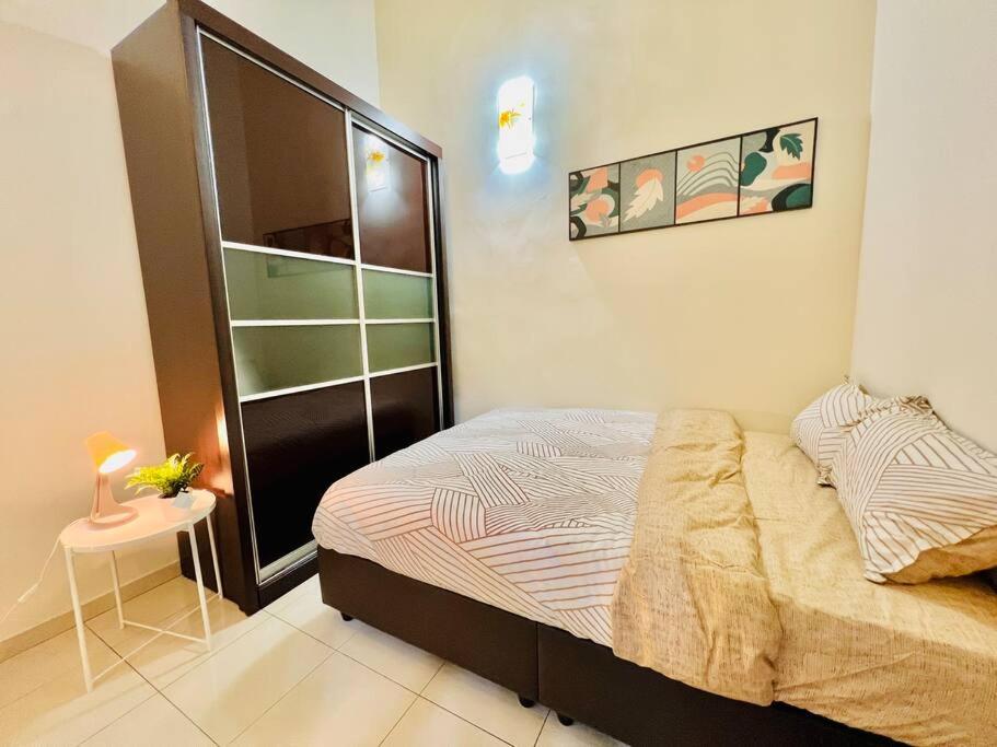 JB-Bukit Indah 8-15pax Spacious Home! 5min to Aeon