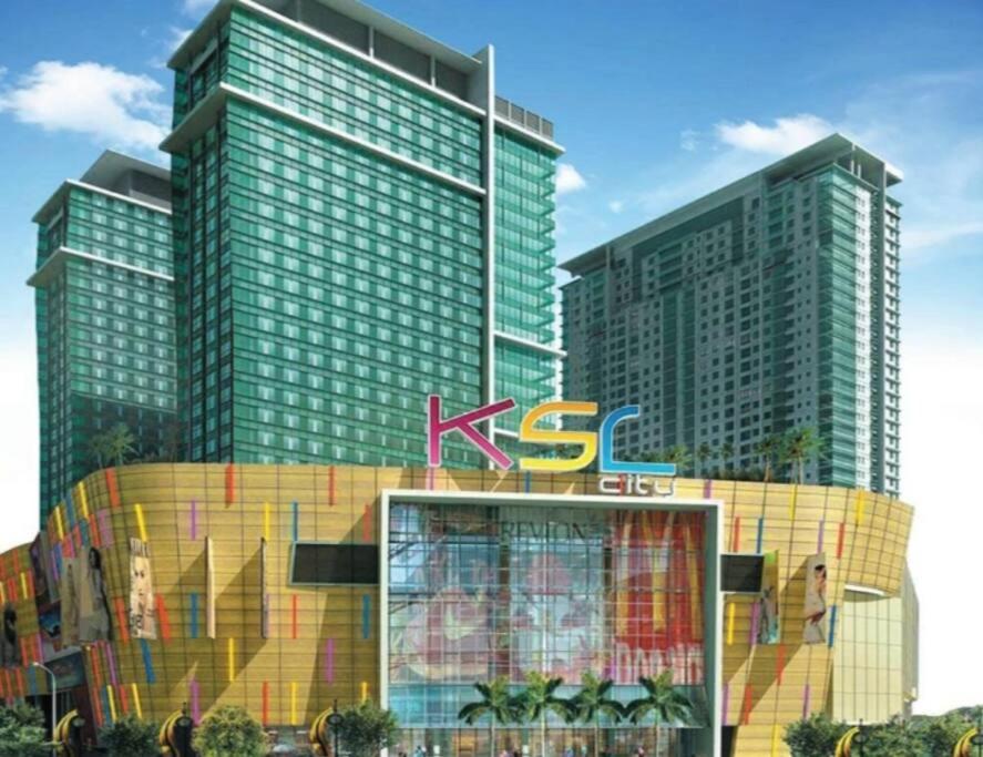 JB-Bukit Indah 8-15pax Spacious Home! 5min to Aeon