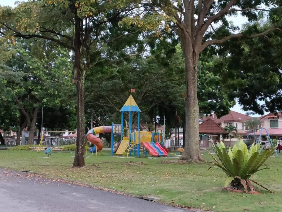 JB-Bukit Indah 8-15pax Spacious Home! 5min to Aeon
