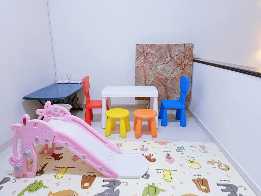JB-Bukit Indah 8-15pax Spacious Home! 5min to Aeon