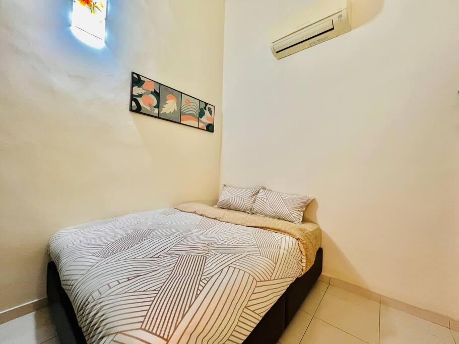 JB-Bukit Indah 8-15pax Spacious Home! 5min to Aeon