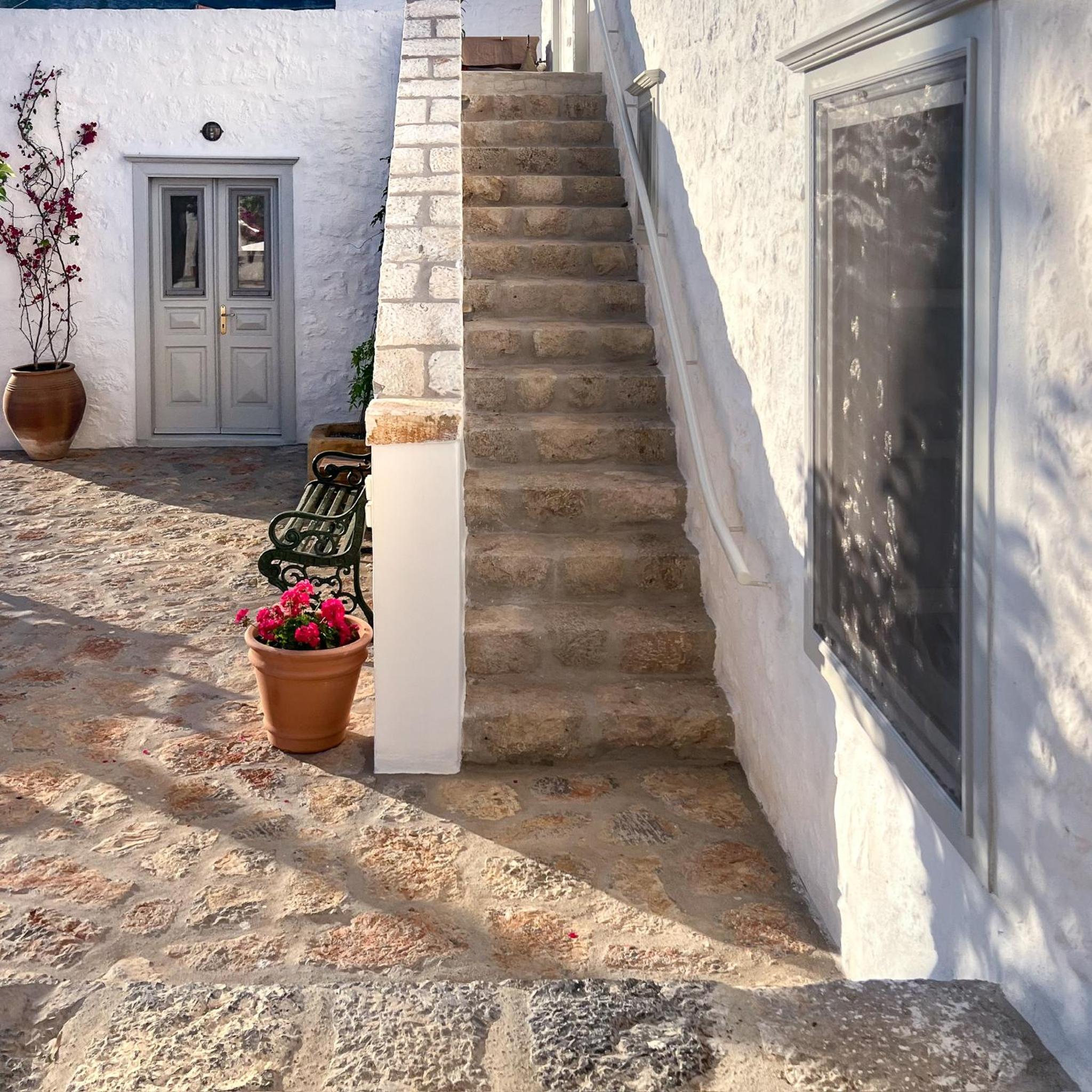 Hydra Homesteads