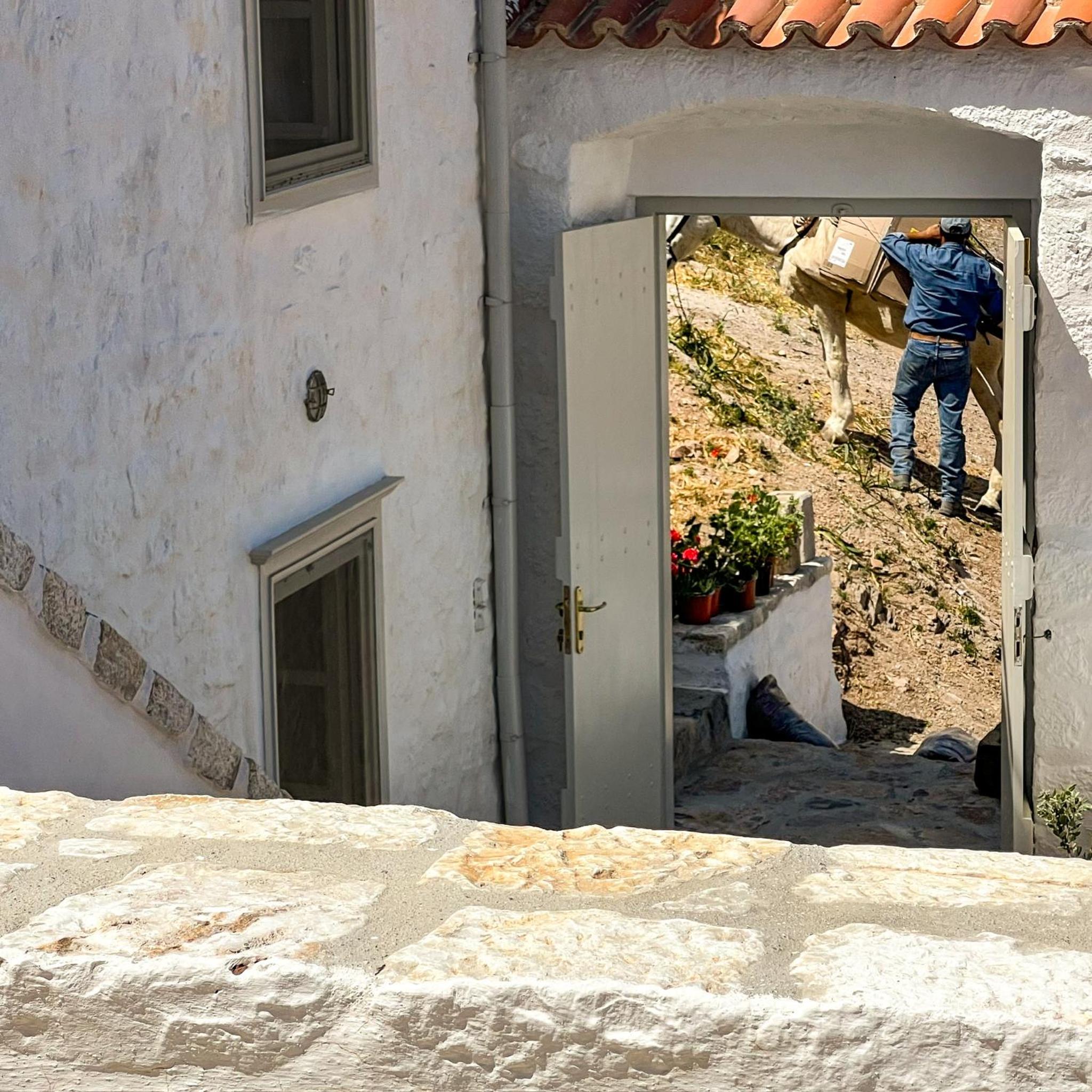 Hydra Homesteads