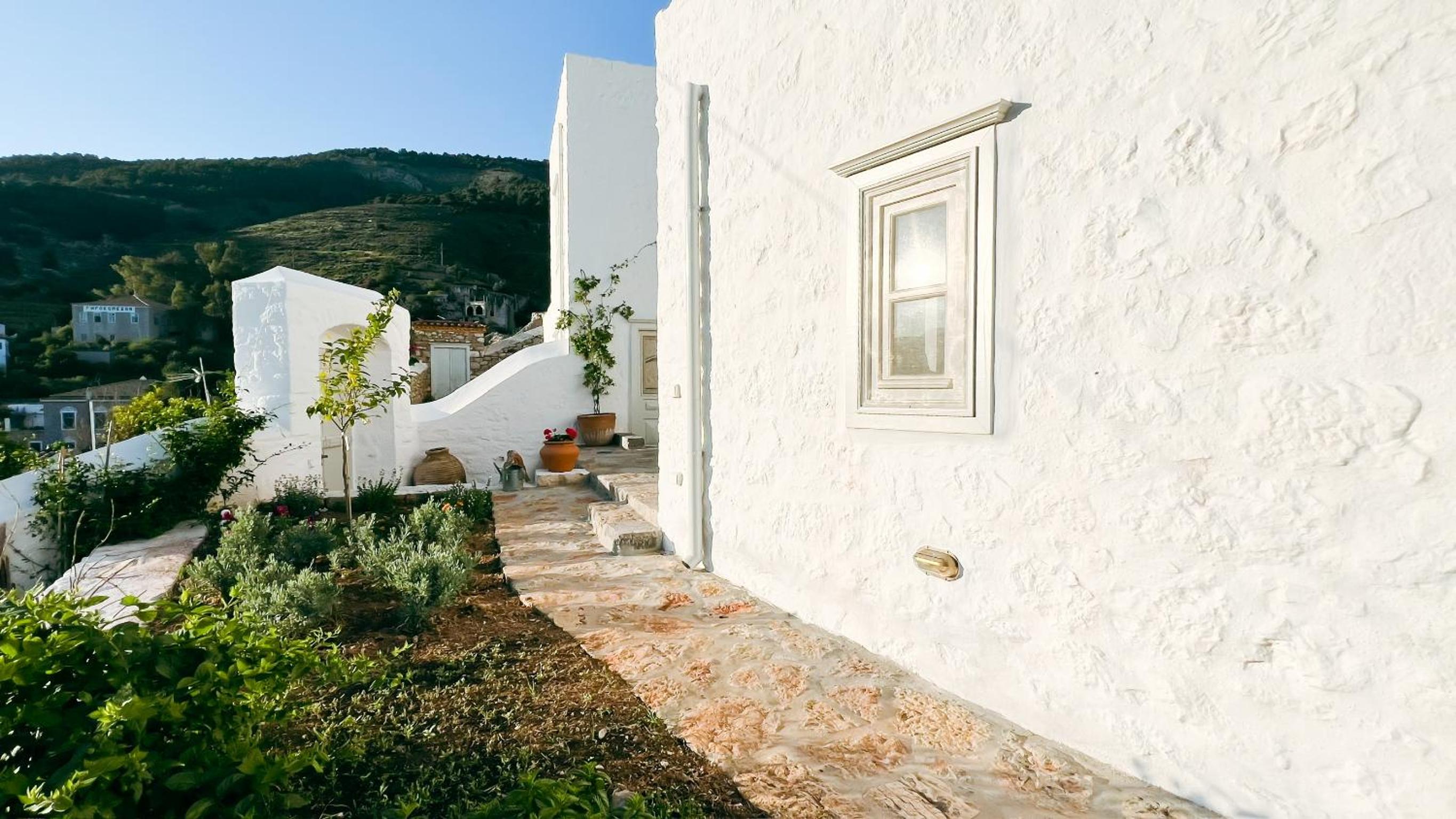 Hydra Homesteads