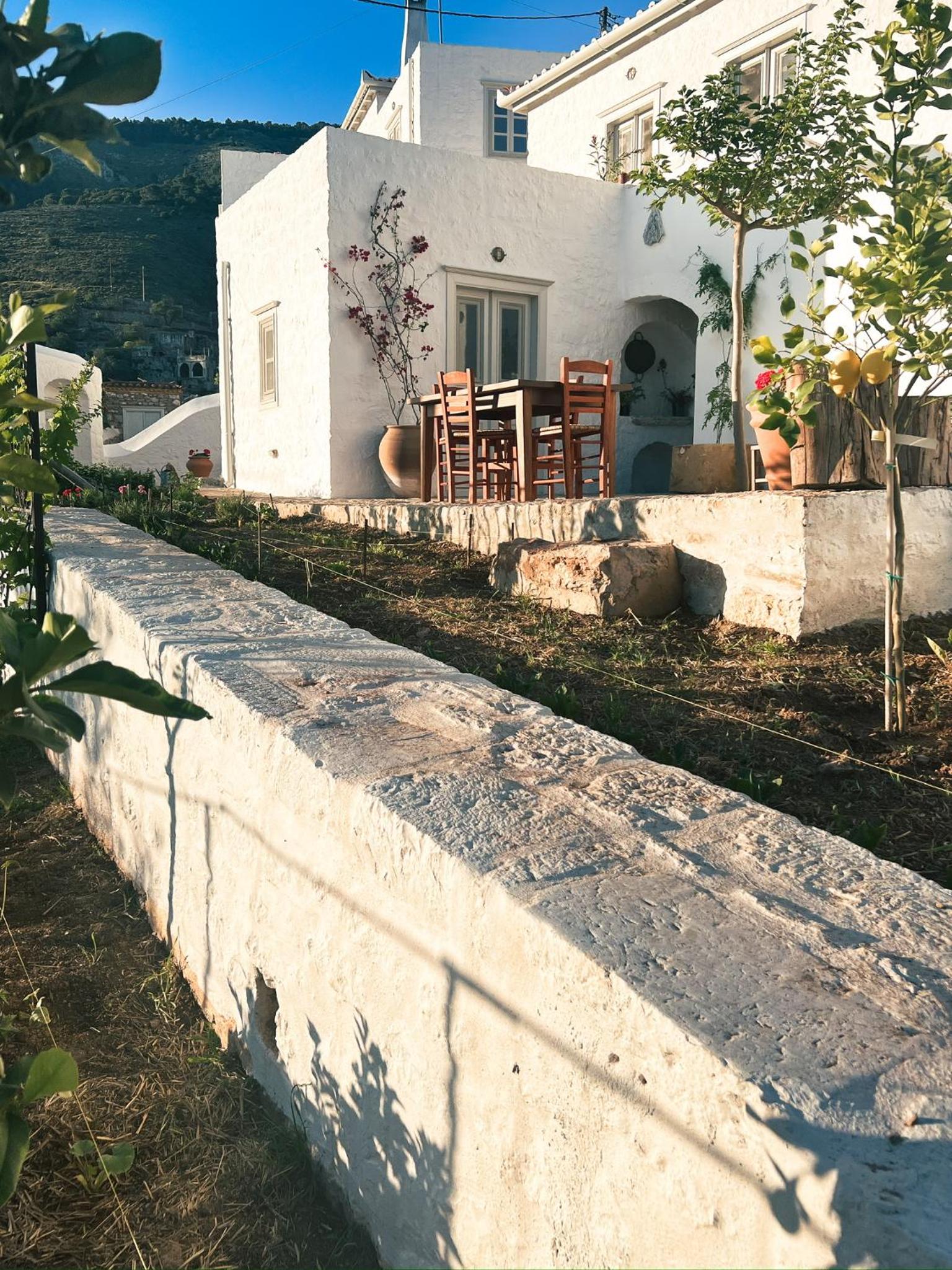 Hydra Homesteads