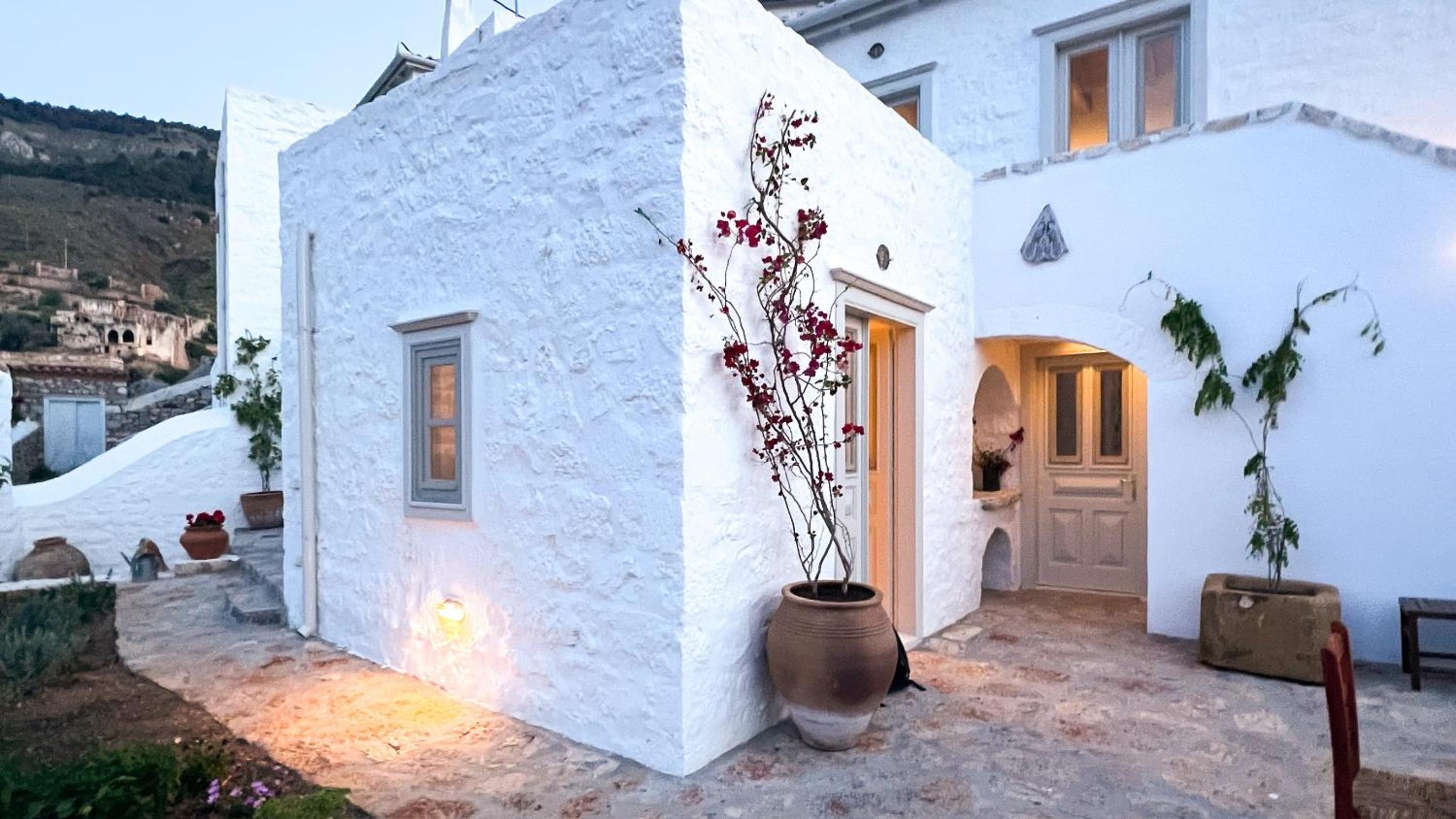 Hydra Homesteads