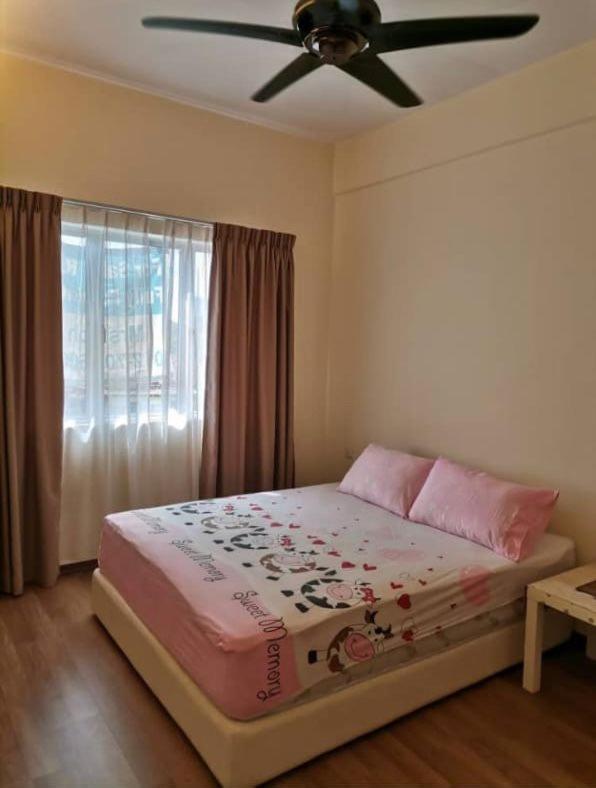 Sweet Homestay Golden Shower Apartment photo 2