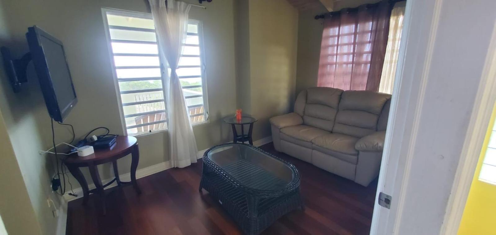 Luxury Spacious Villa with Aircon and Pool Table - Photo 14