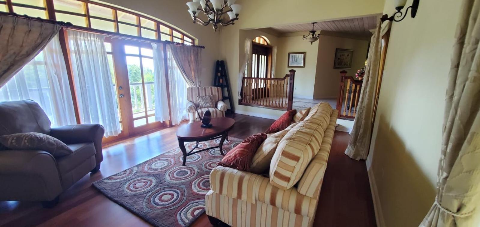 Luxury Spacious Villa with Aircon and Pool Table - Photo 13