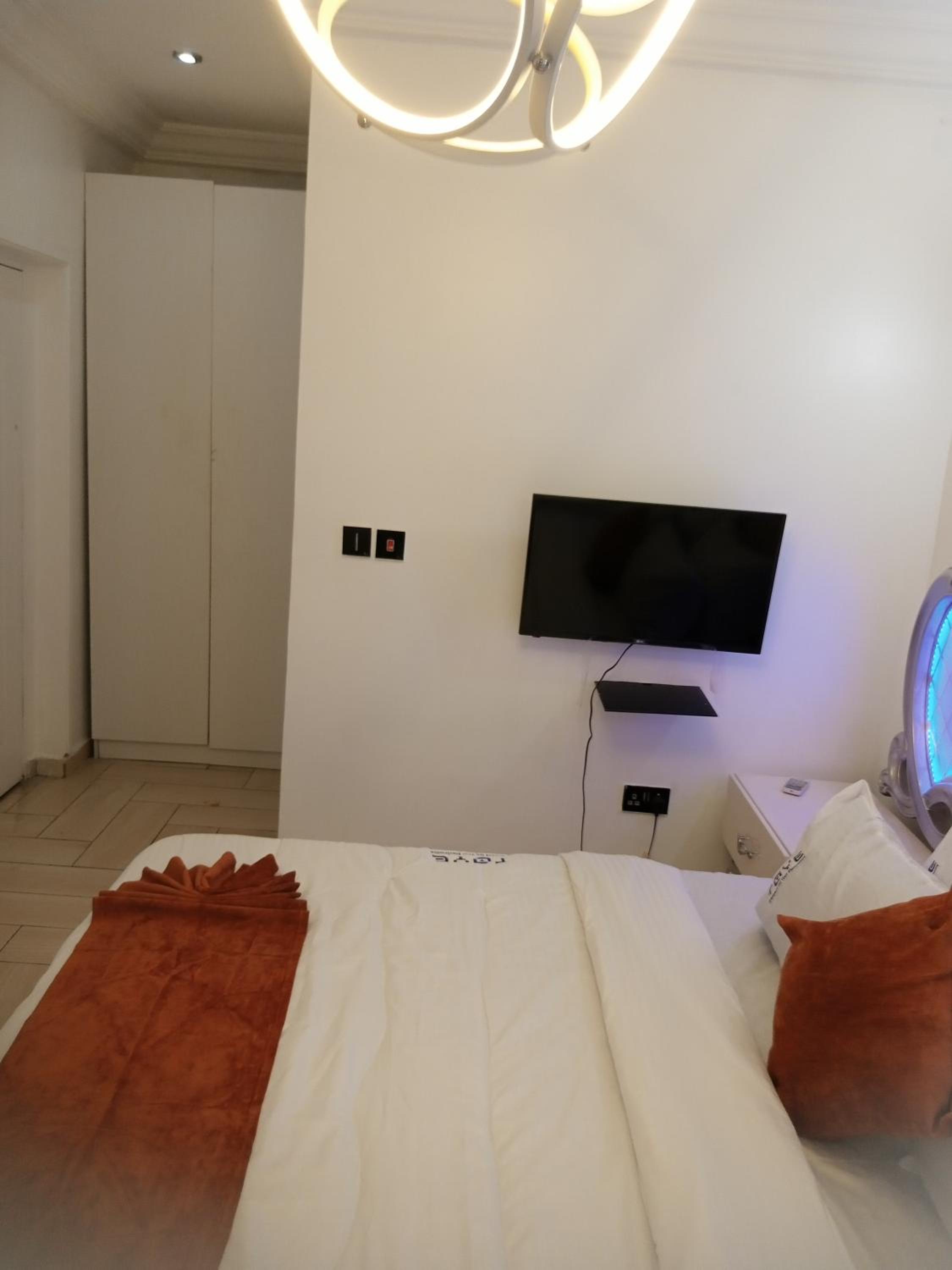 TOYE APARTMENT view 4