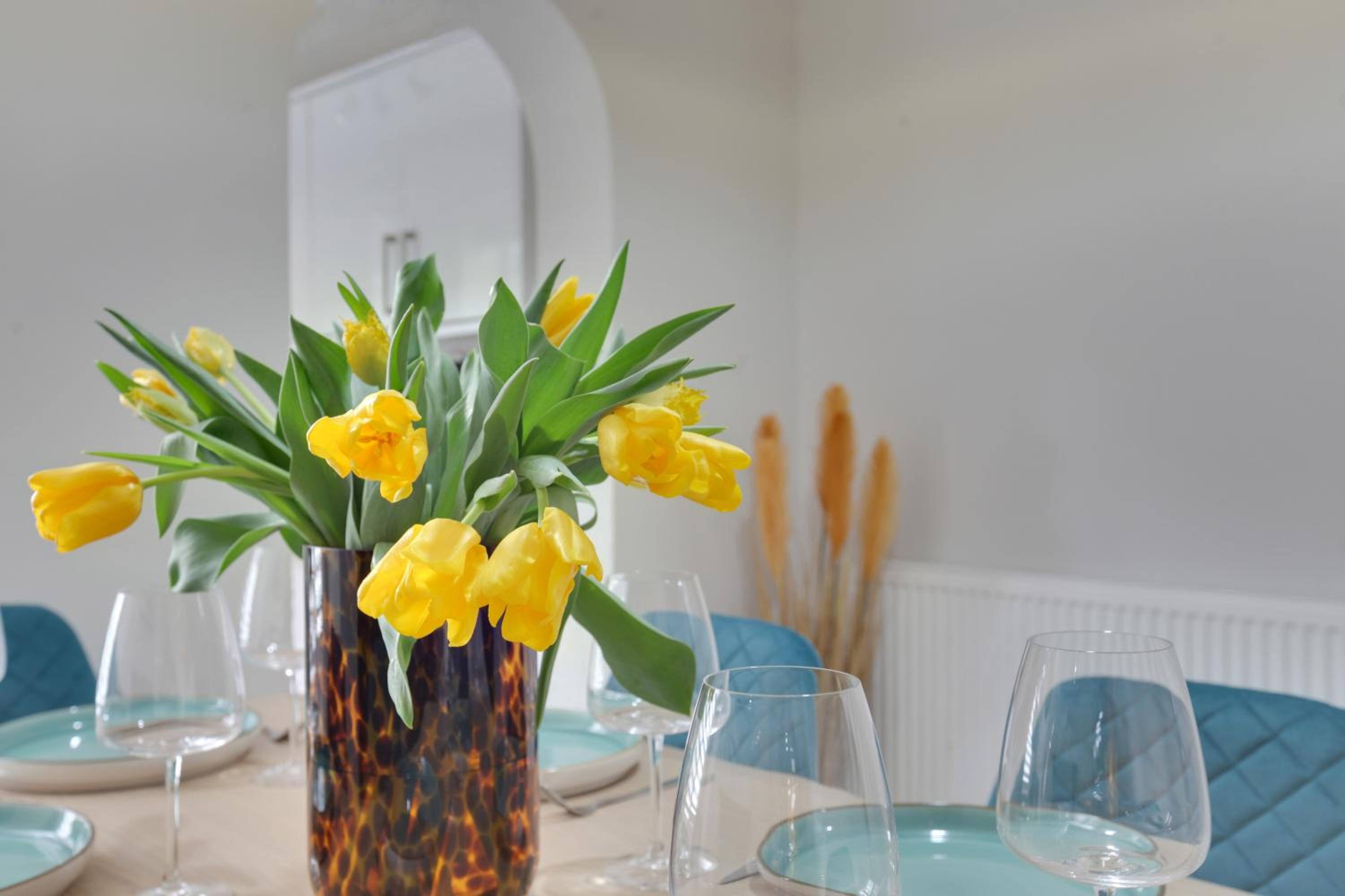 Ann’s Place - 2 Bed House Central Romford - Free Parking & Garden