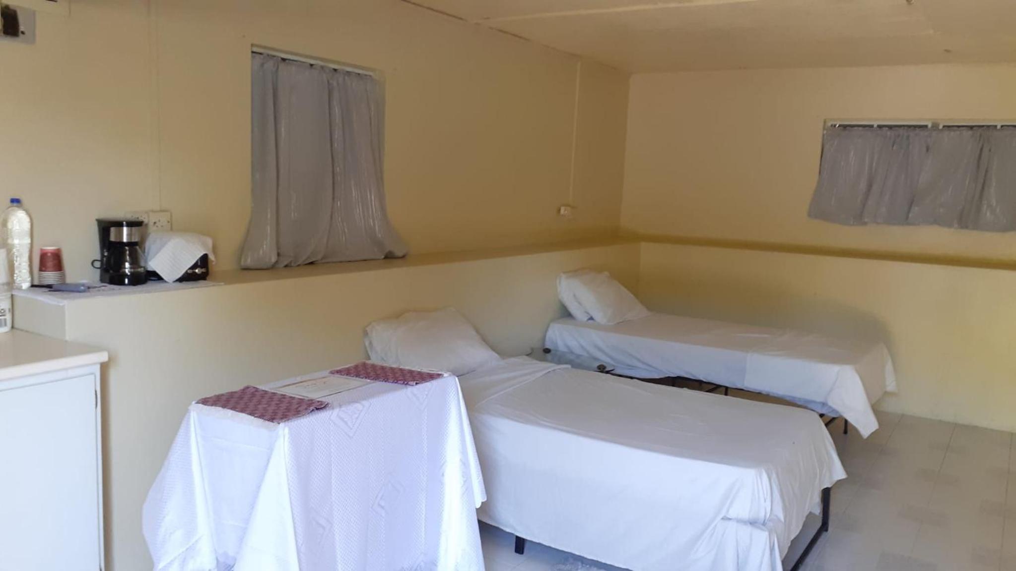Old Town Studio with Separate Affiliated Pool House - Photo 9