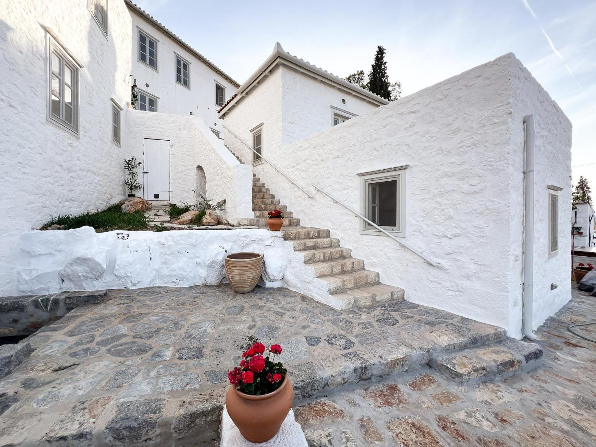 Hydra Homesteads