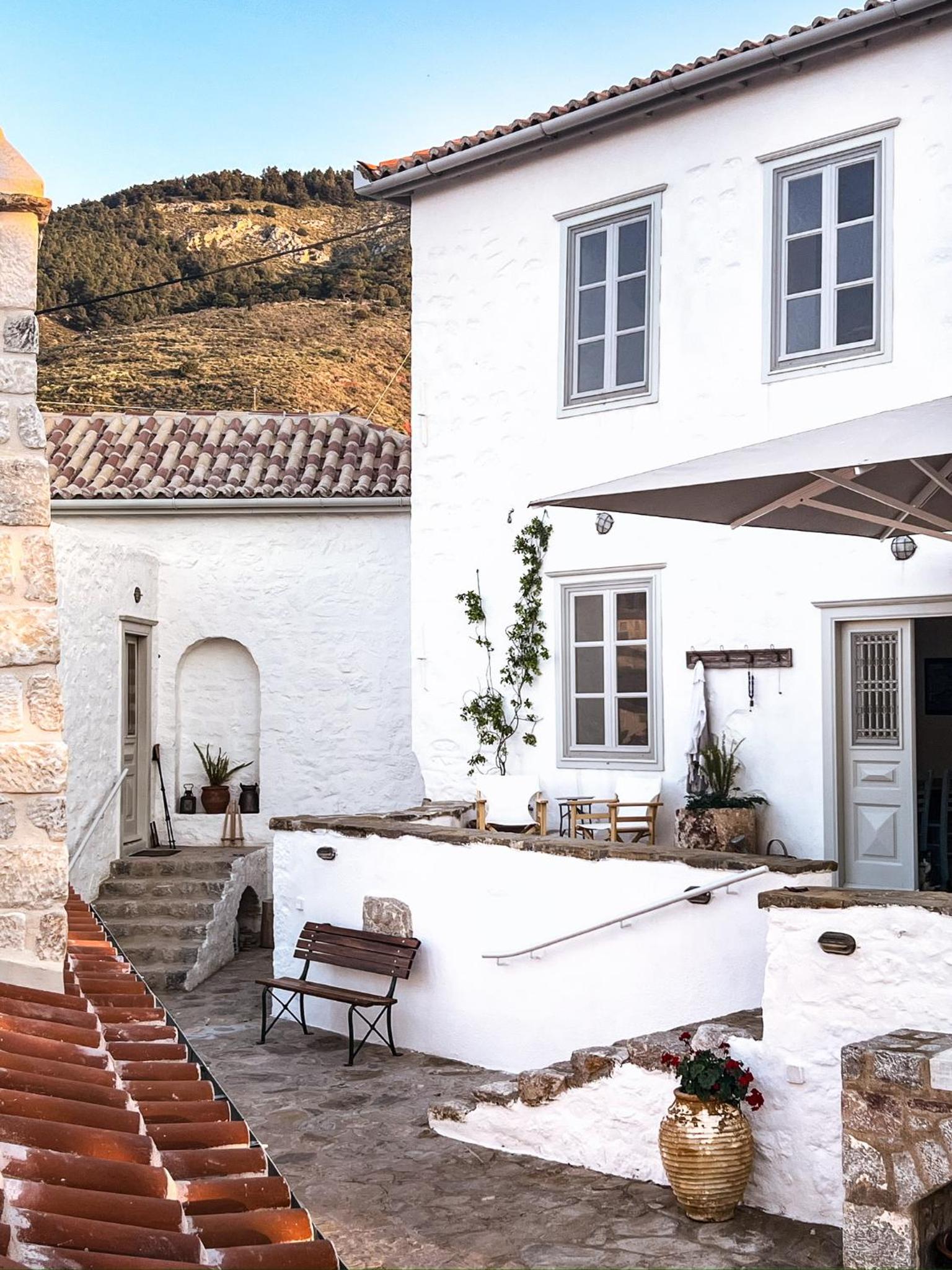 Hydra Homesteads