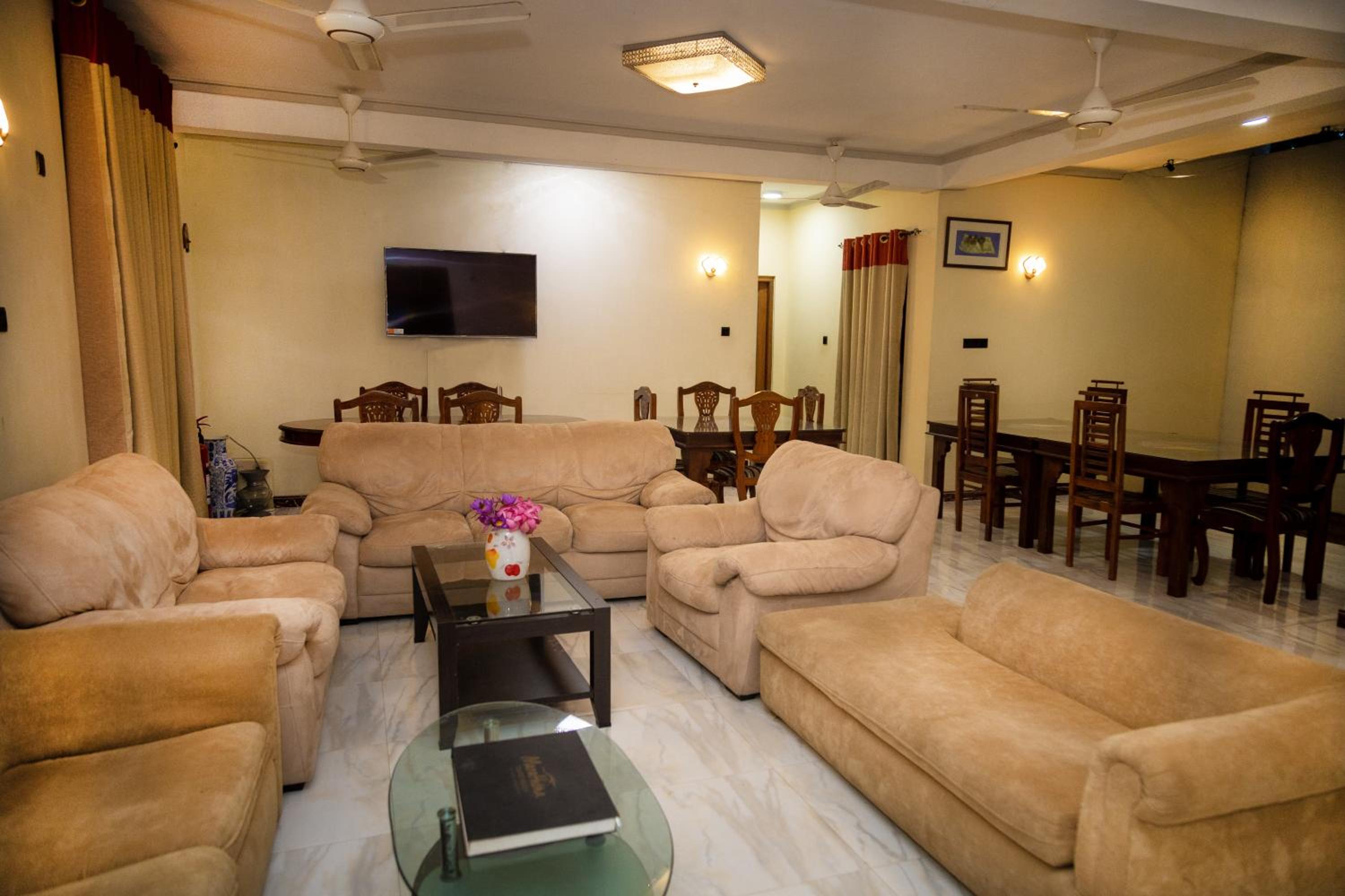 Marathona Tourist Resort - Anuradhapura