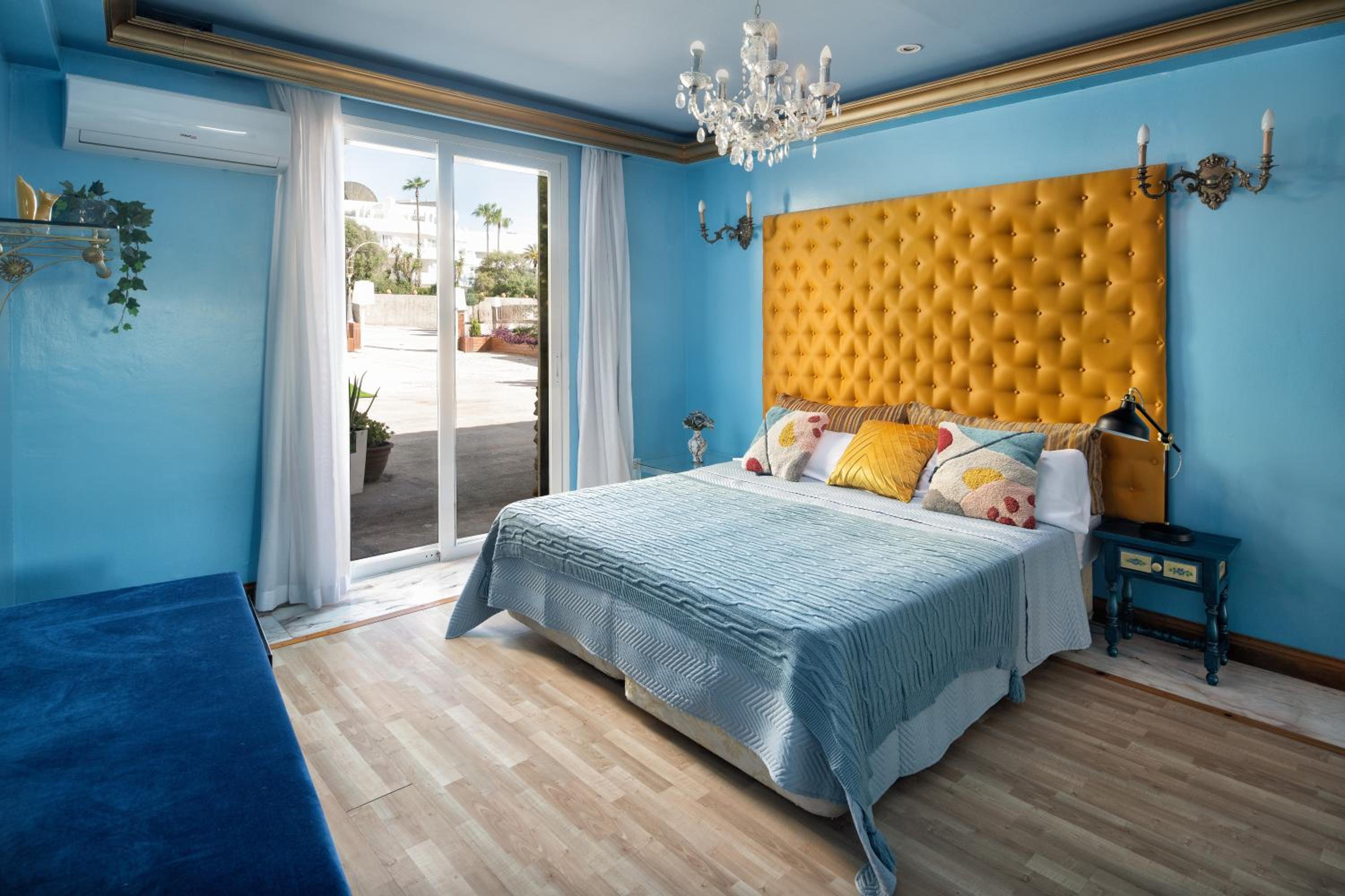 hotel room